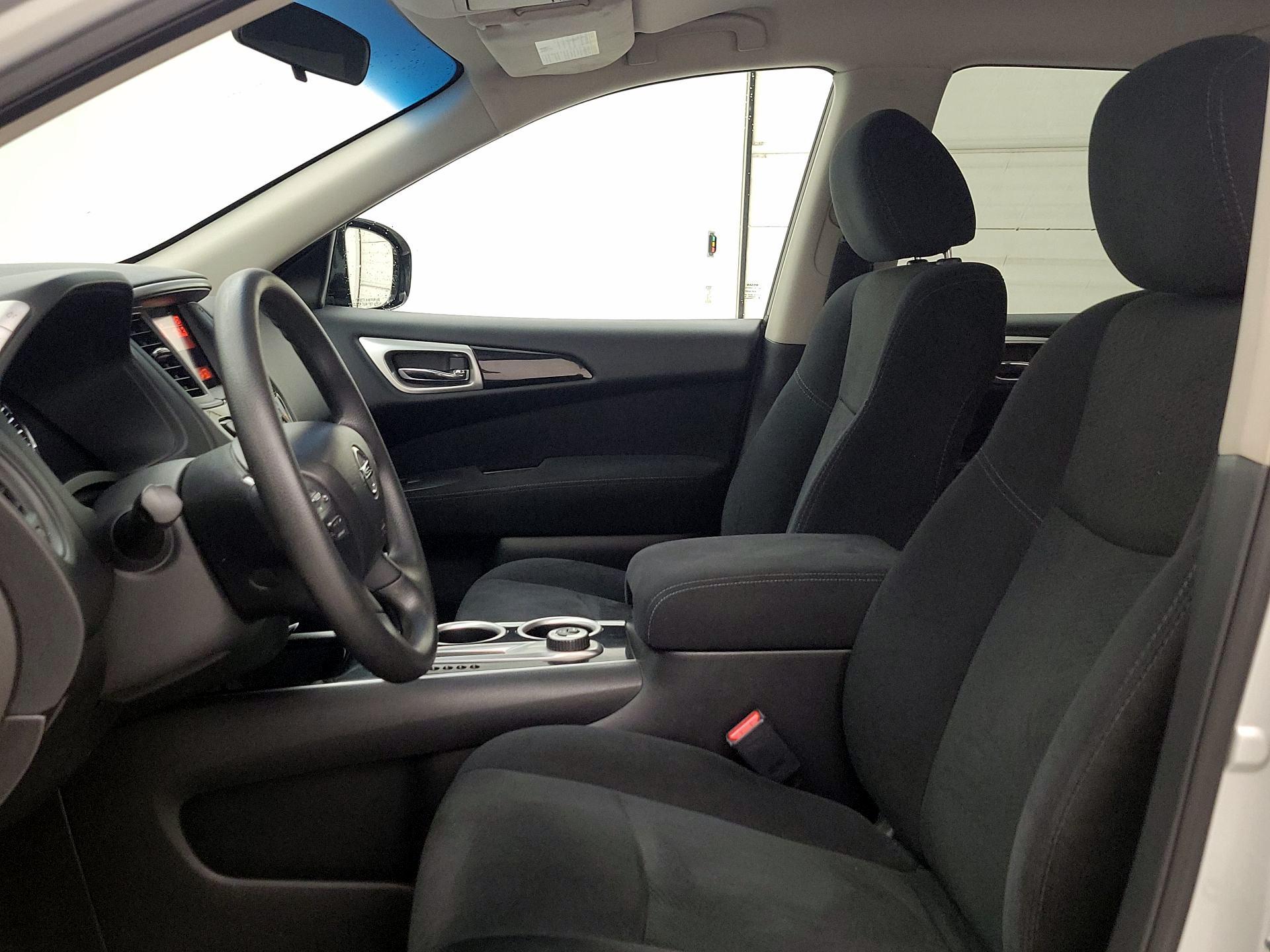 Thumbnail: 2015 Nissan Pathfinder - 11