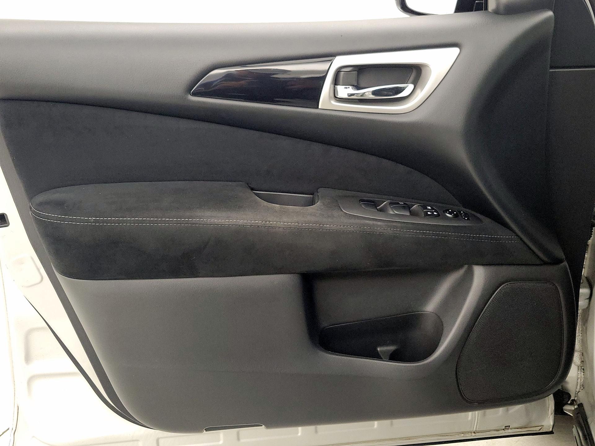 Thumbnail: 2015 Nissan Pathfinder - 12