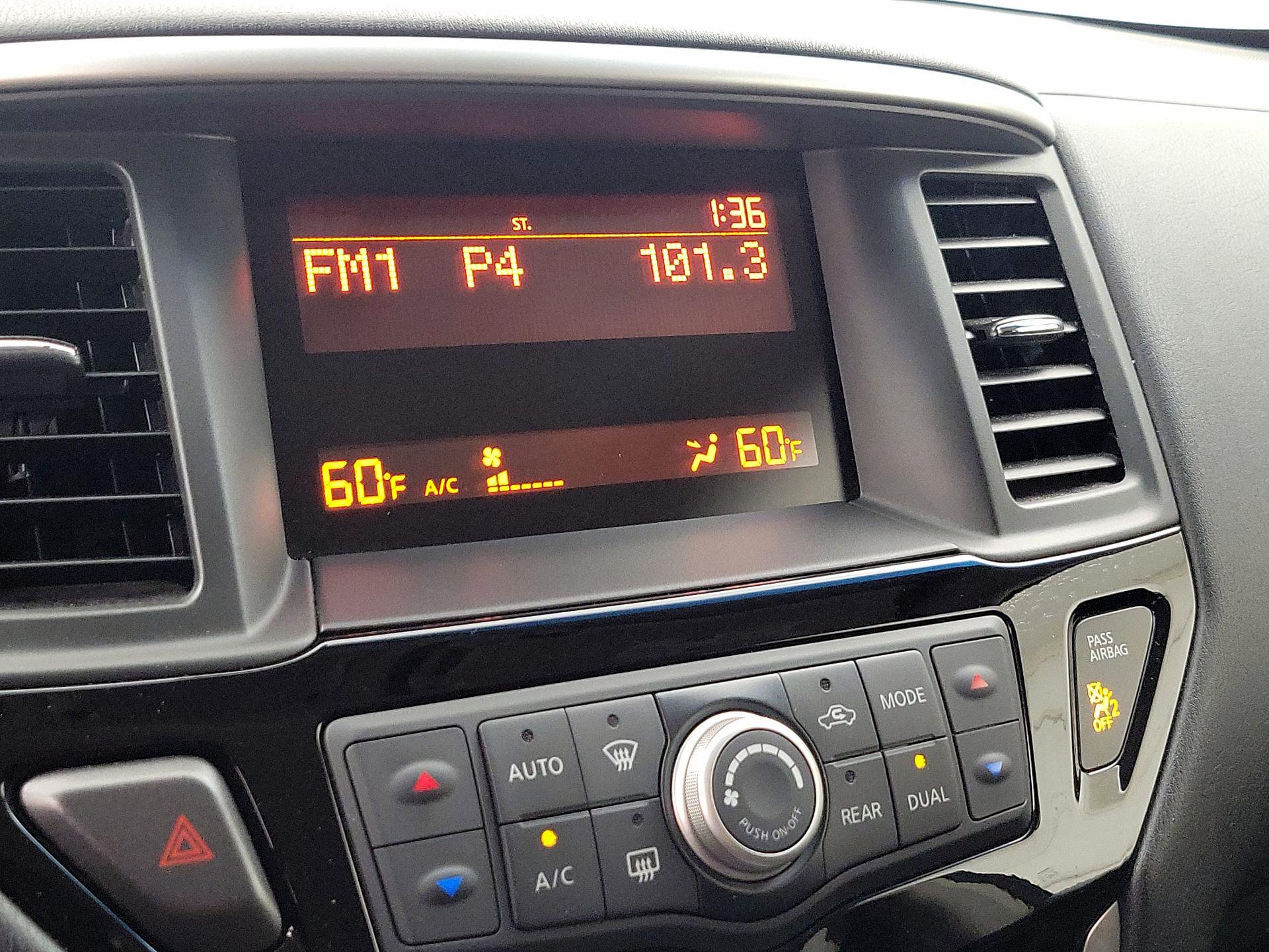 Thumbnail: 2015 Nissan Pathfinder - 14