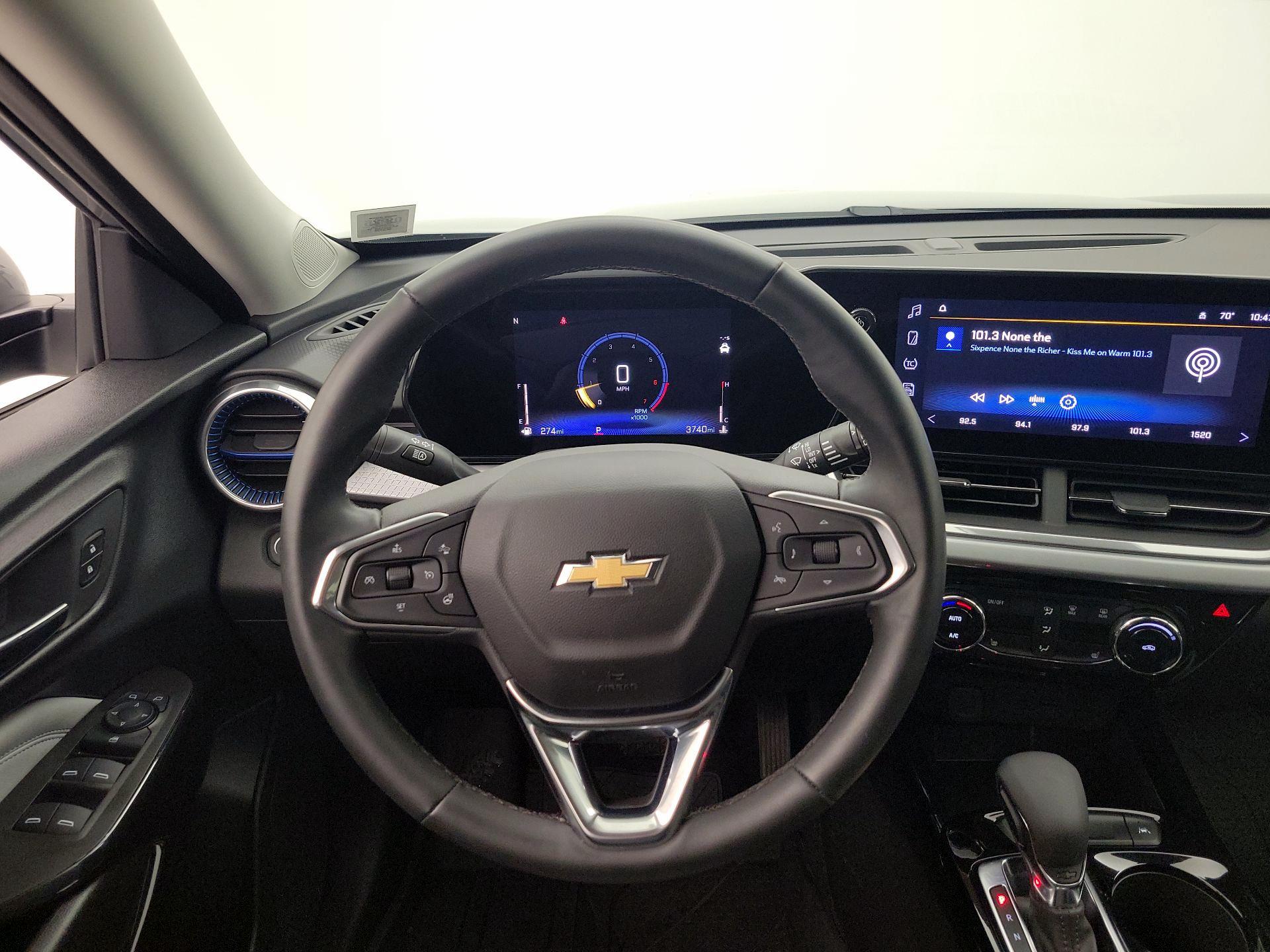 Thumbnail: 2024 Chevrolet Trax - 10