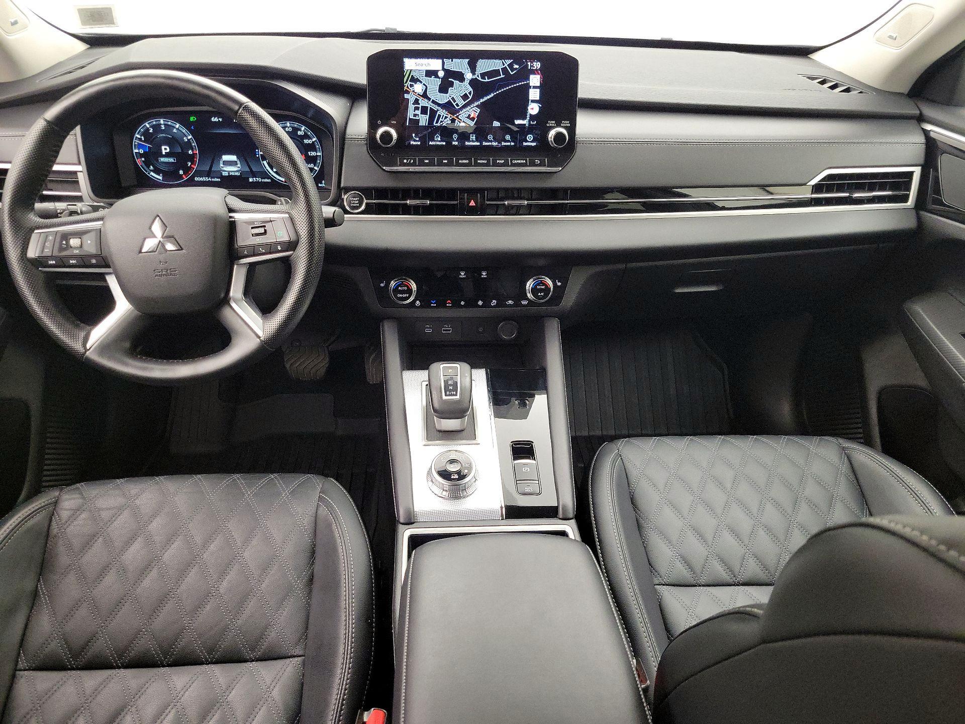 Thumbnail: 2024 Mitsubishi Outlander - 9