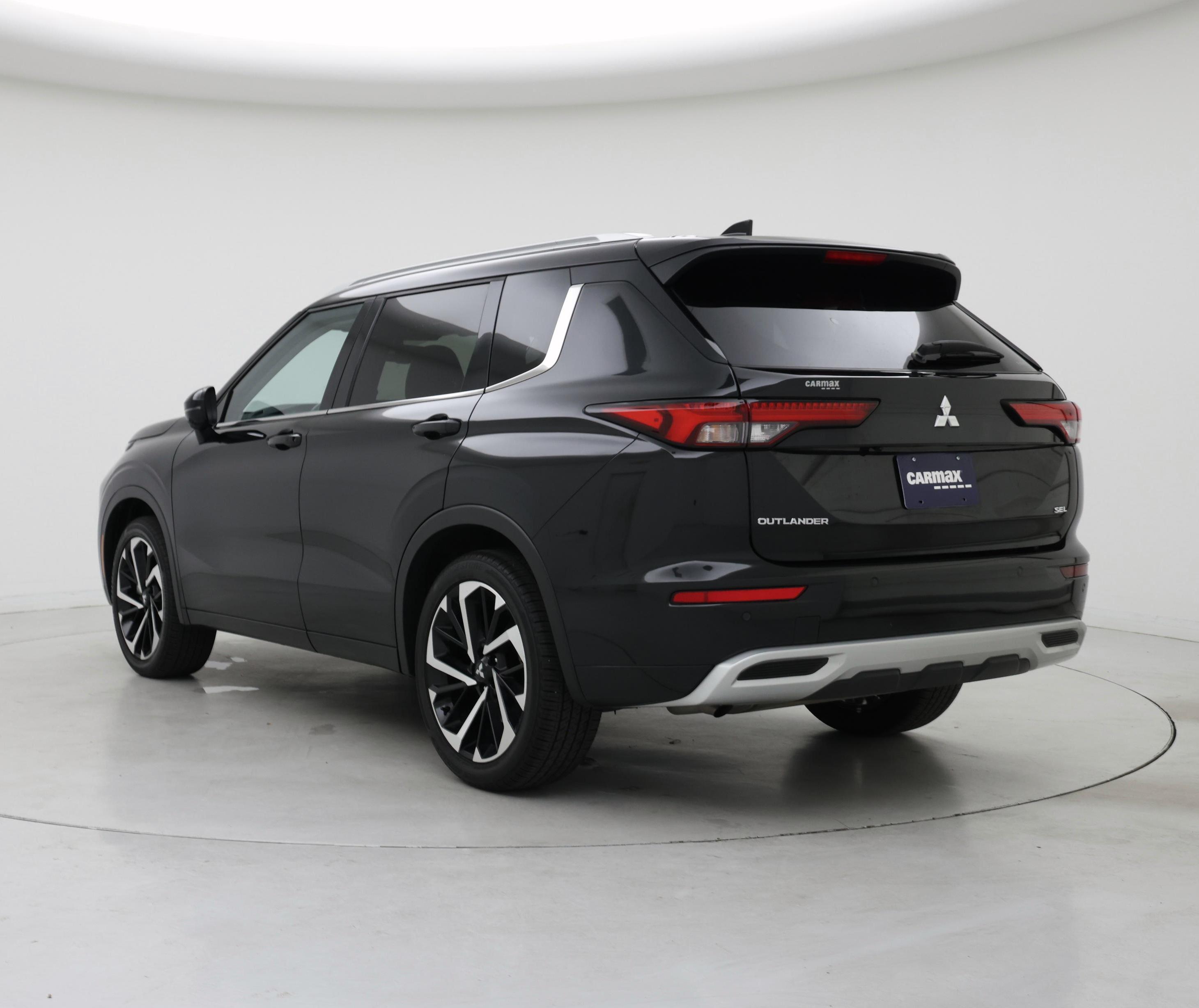 Thumbnail: 2024 Mitsubishi Outlander - 2