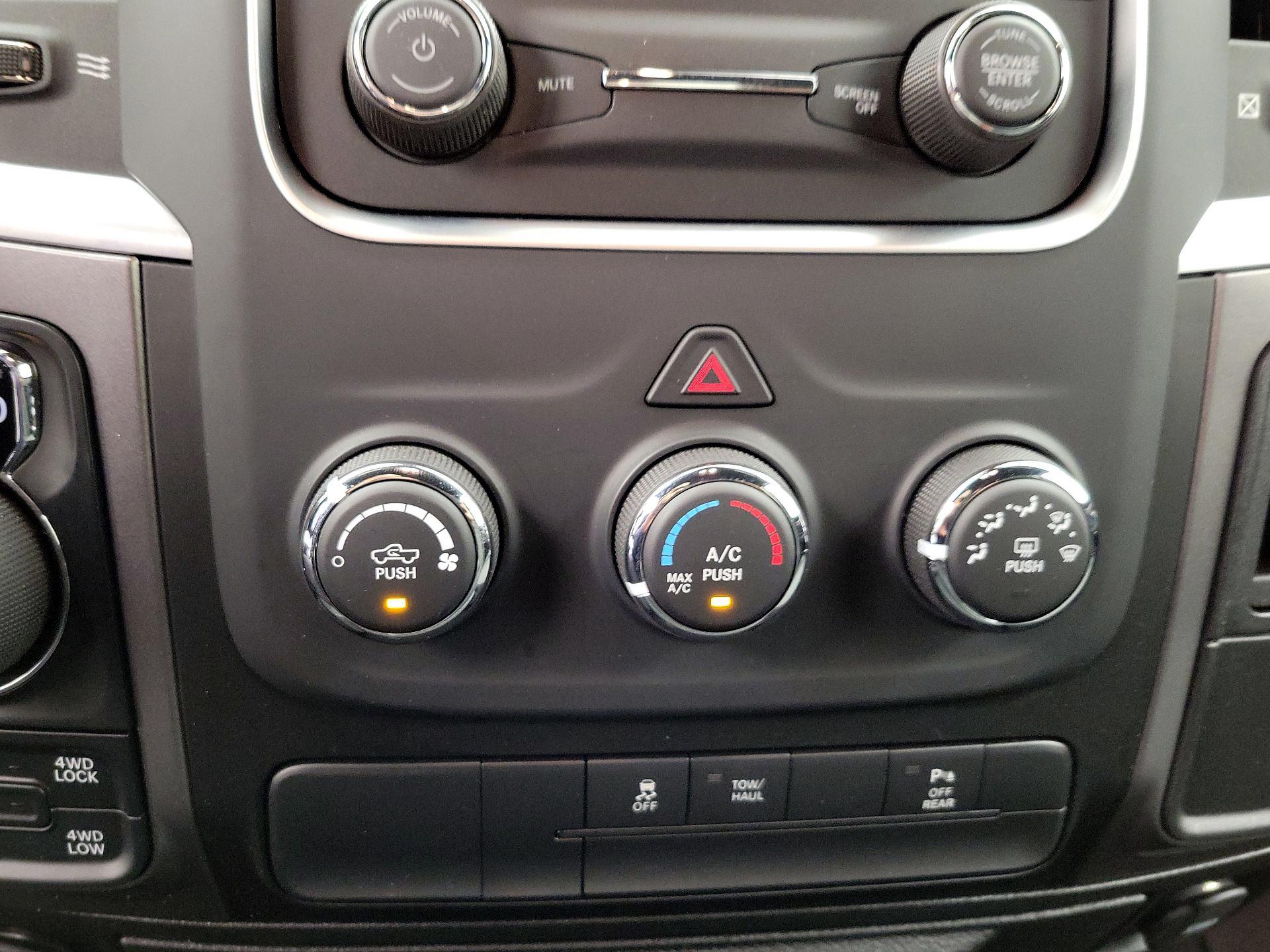 Thumbnail: 2022 RAM 1500 Classic - 16