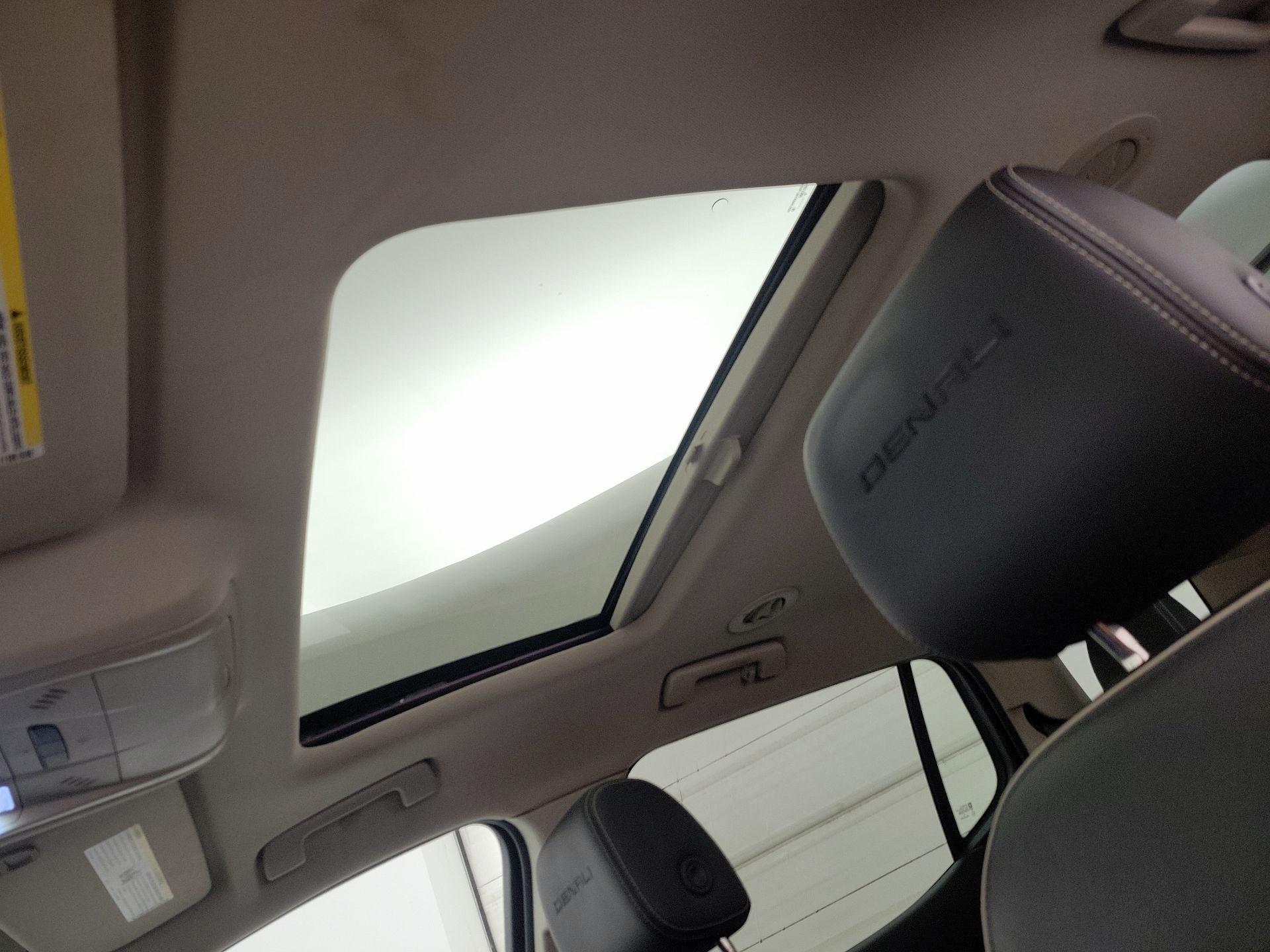 Thumbnail: 2019 GMC Acadia - 19
