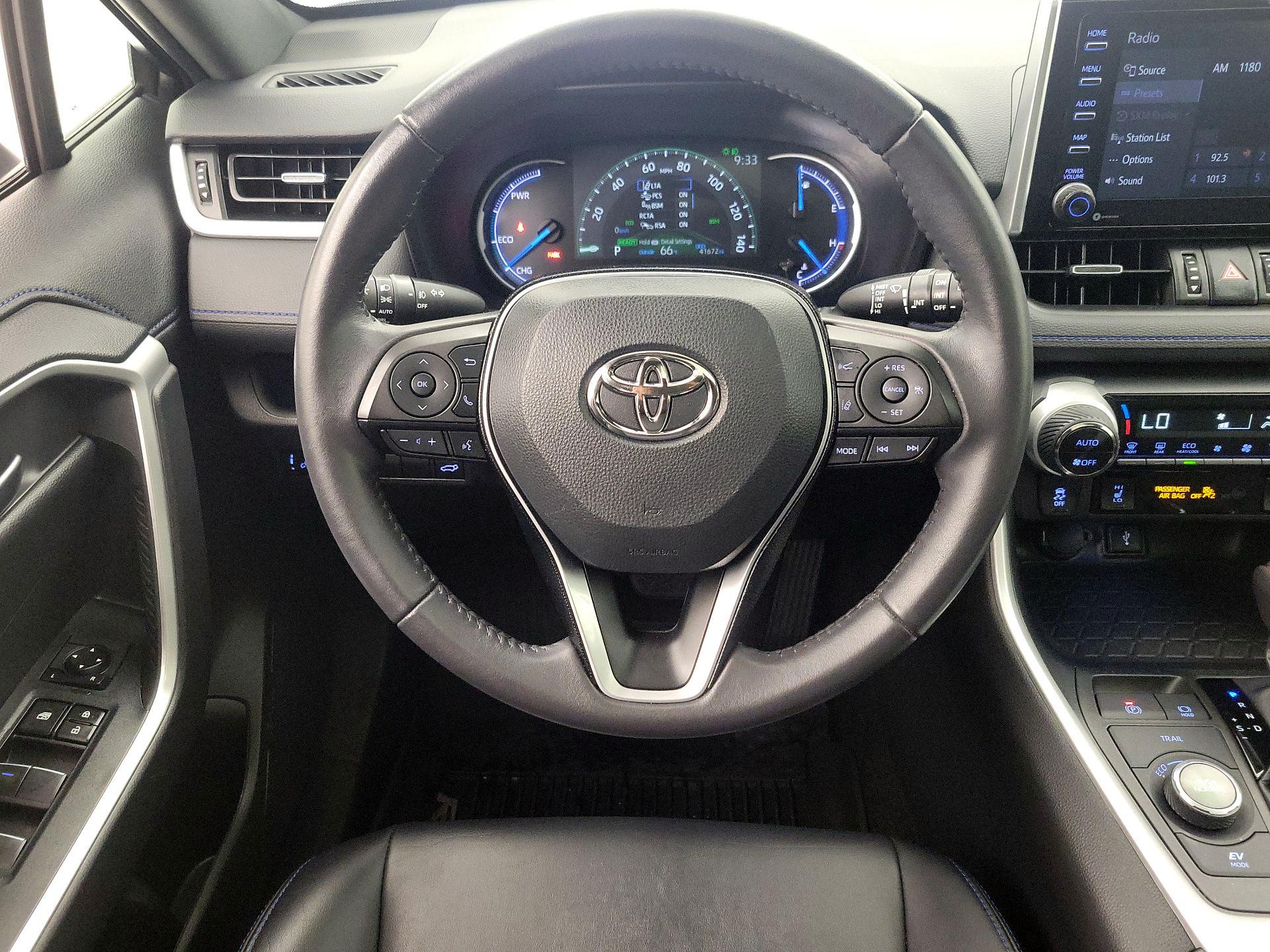 Thumbnail: 2020 Toyota RAV4 - 10