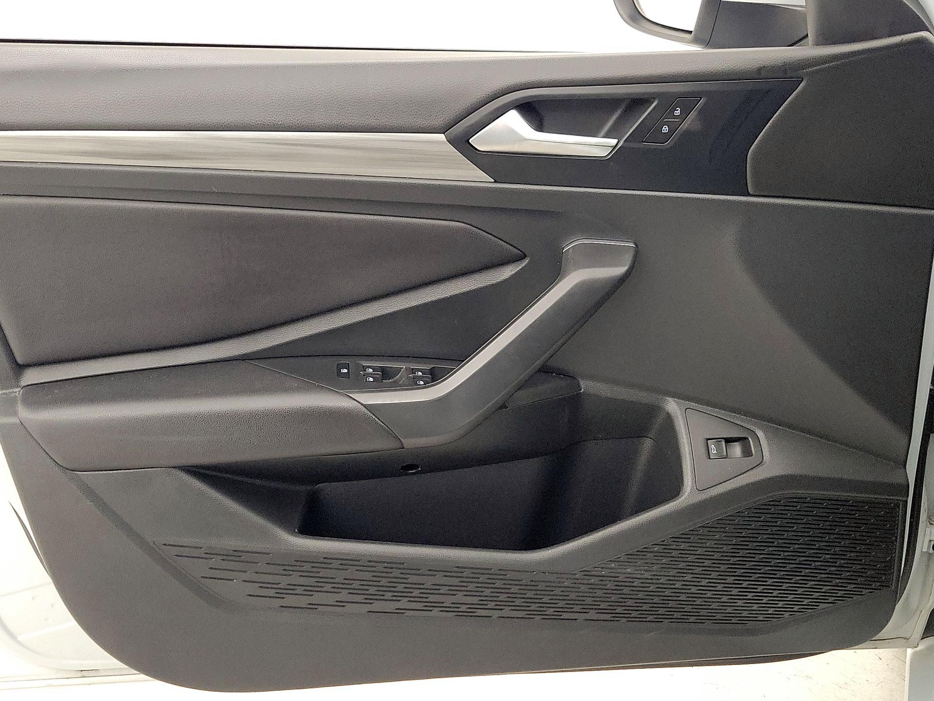 Thumbnail: 2019 Volkswagen Jetta - 12