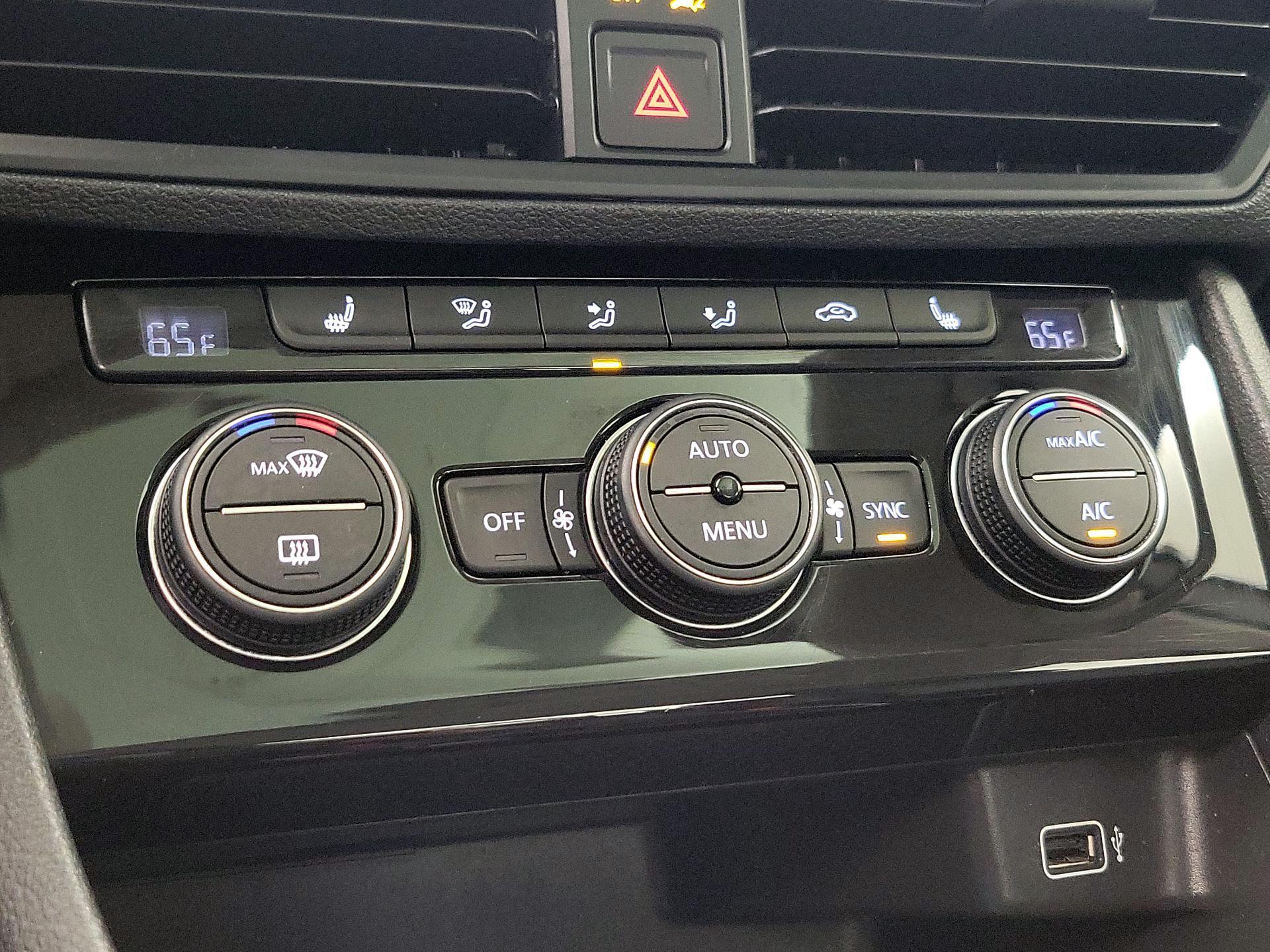 Thumbnail: 2019 Volkswagen Jetta - 16