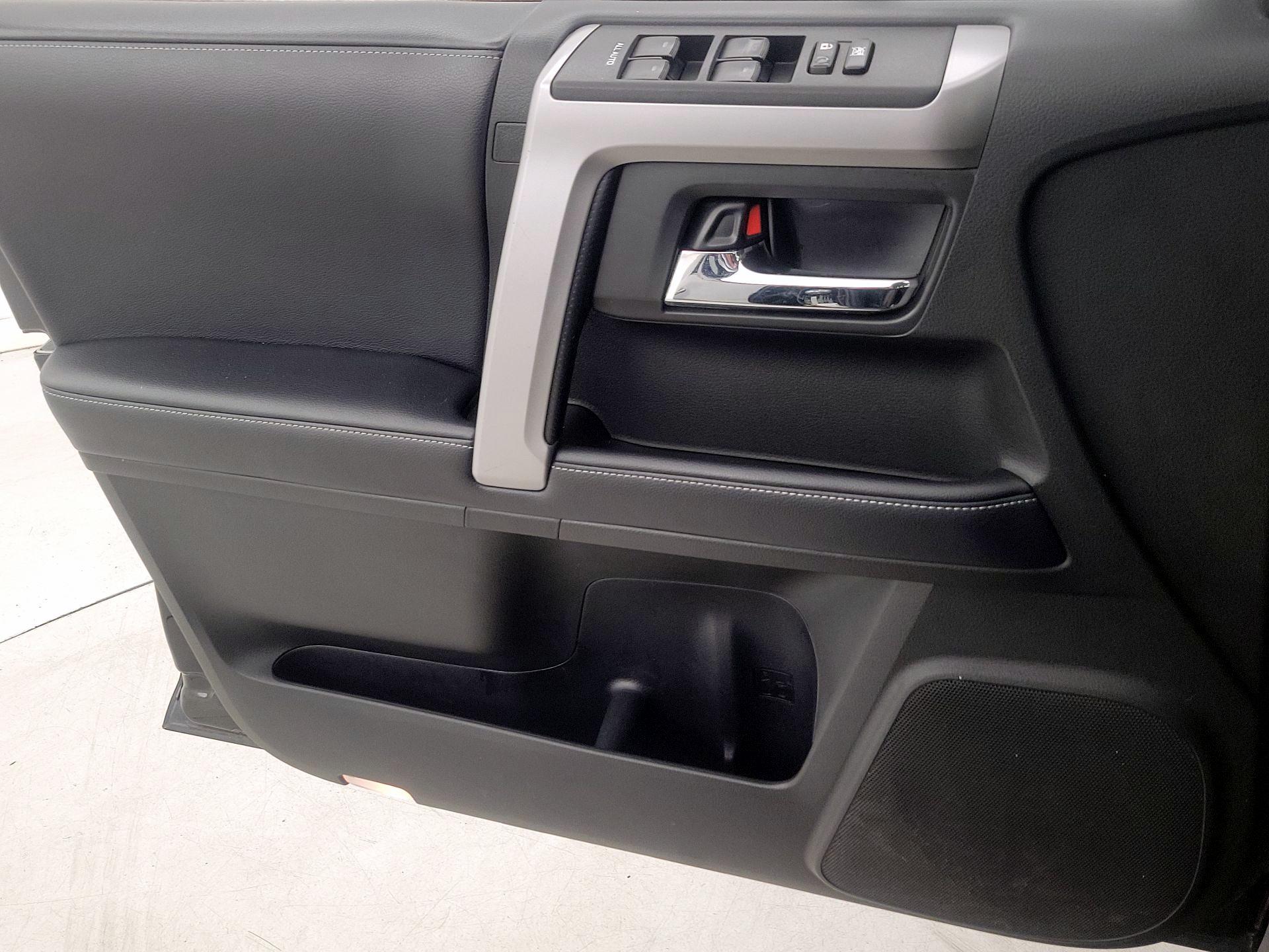 Thumbnail: 2018 Toyota 4Runner - 12