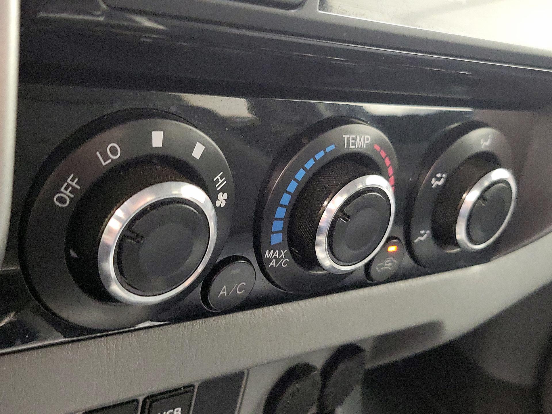 Thumbnail: 2015 Toyota Tacoma - 16