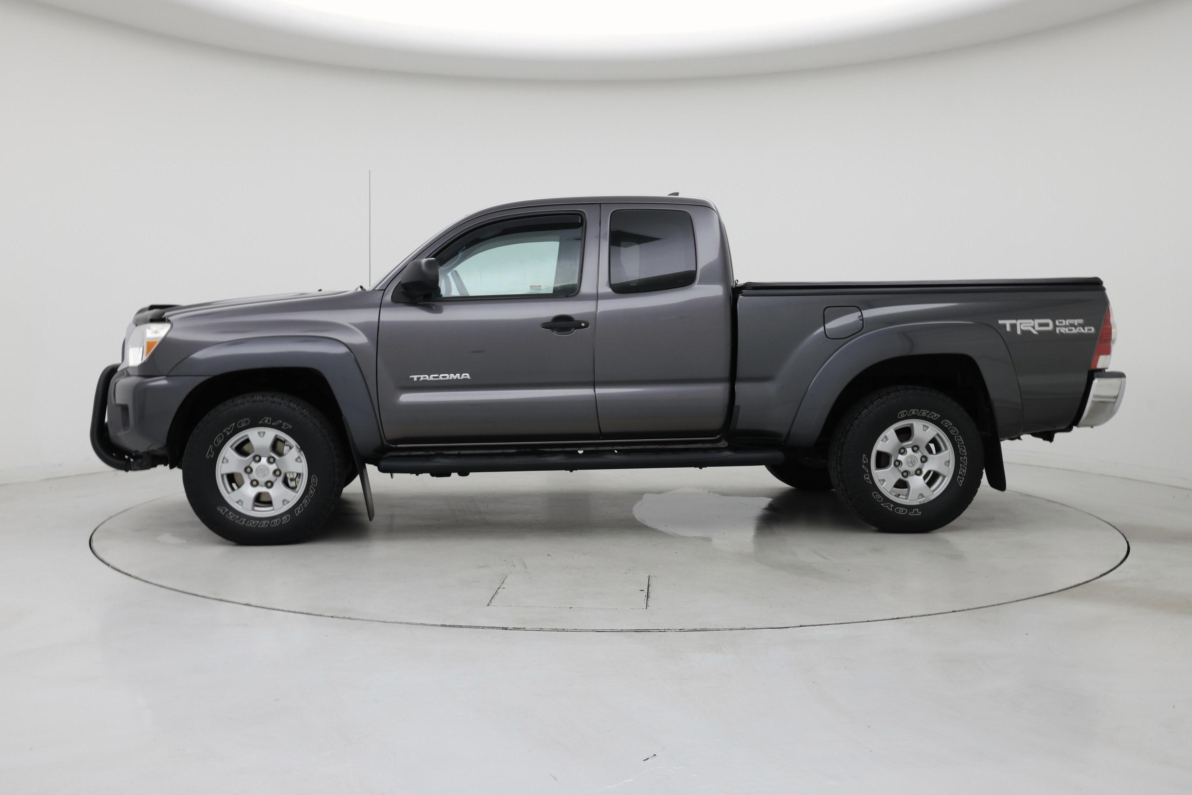 Thumbnail: 2015 Toyota Tacoma - 3