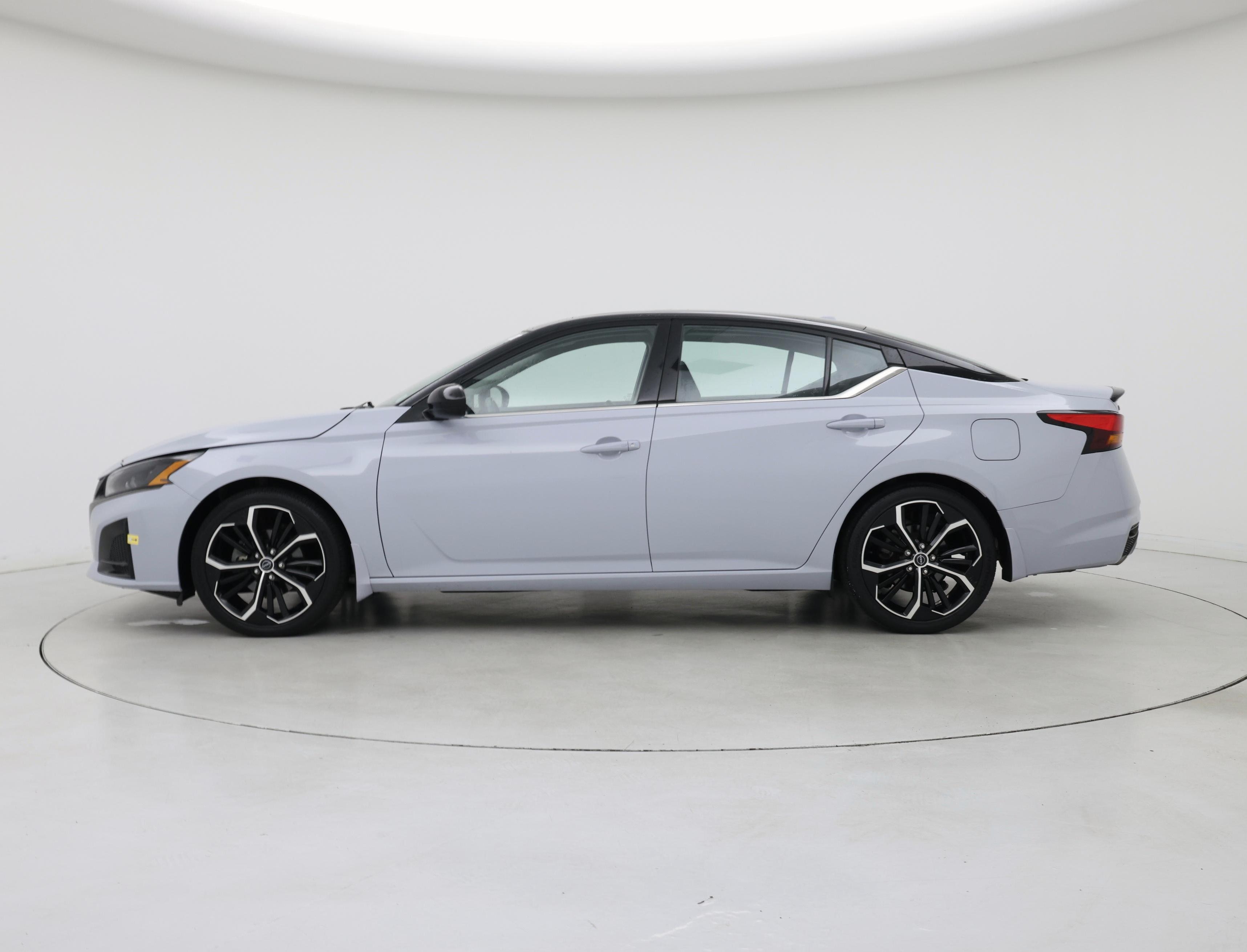 Thumbnail: 2023 Nissan Altima - 3