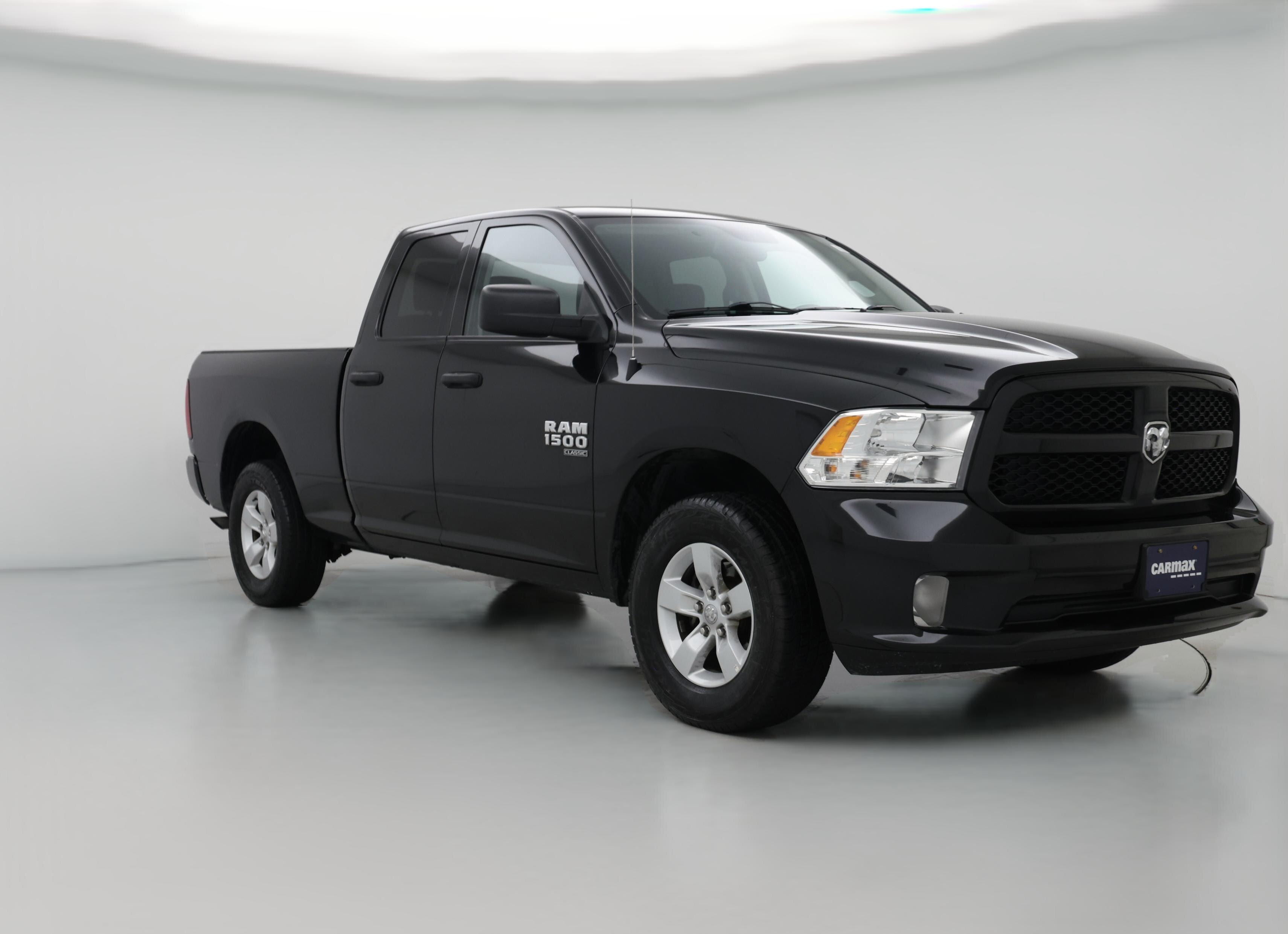 Thumbnail: 2019 RAM 1500 Classic - 1