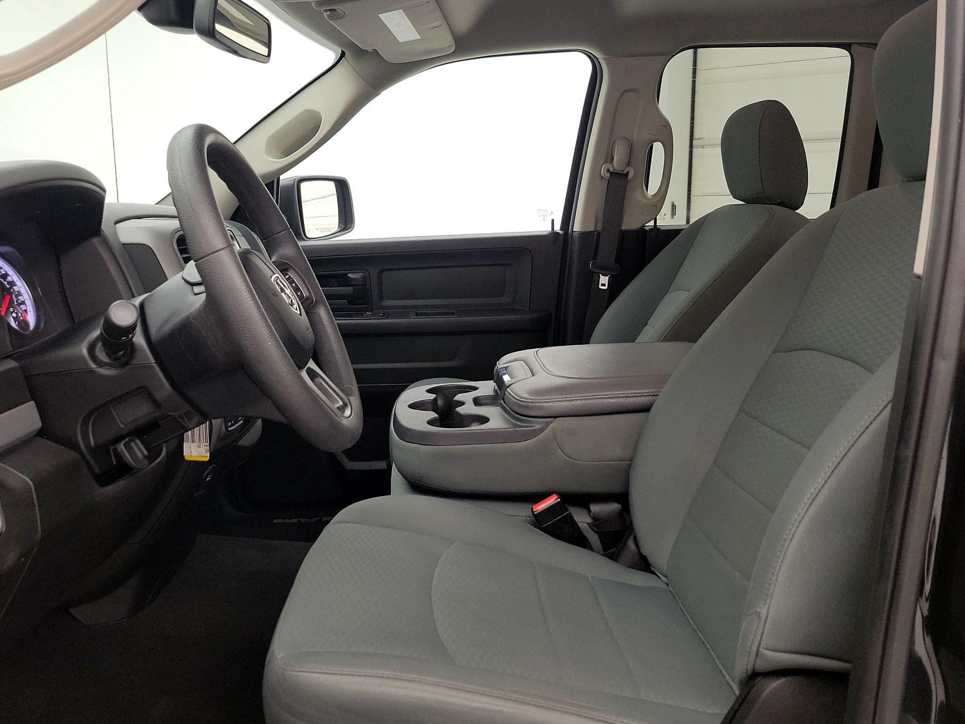 Thumbnail: 2019 RAM 1500 Classic - 11