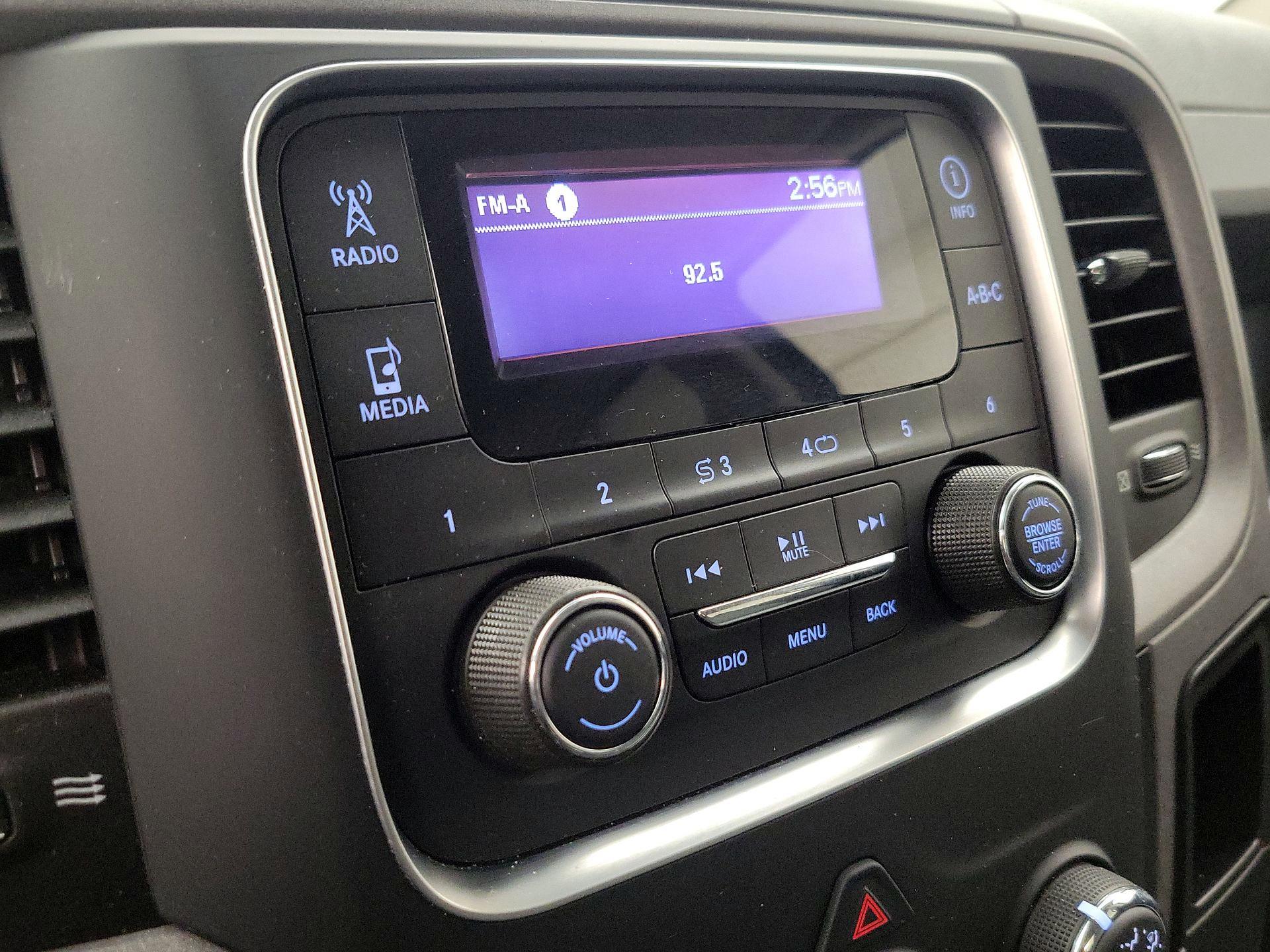 Thumbnail: 2019 RAM 1500 Classic - 15