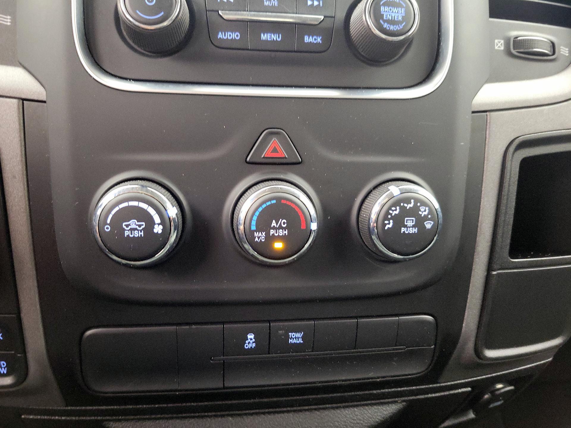 Thumbnail: 2019 RAM 1500 Classic - 16