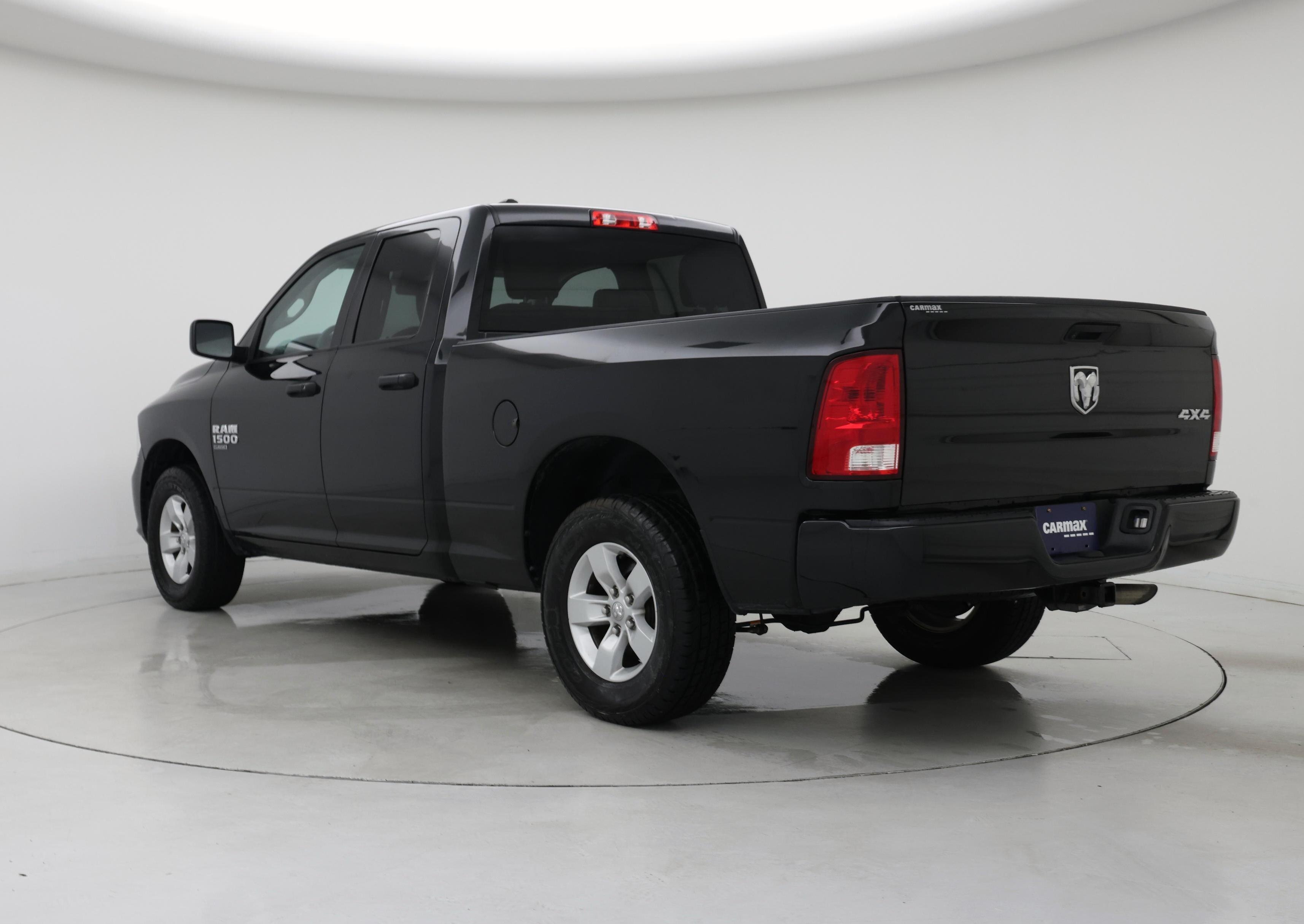 Thumbnail: 2019 RAM 1500 Classic - 2