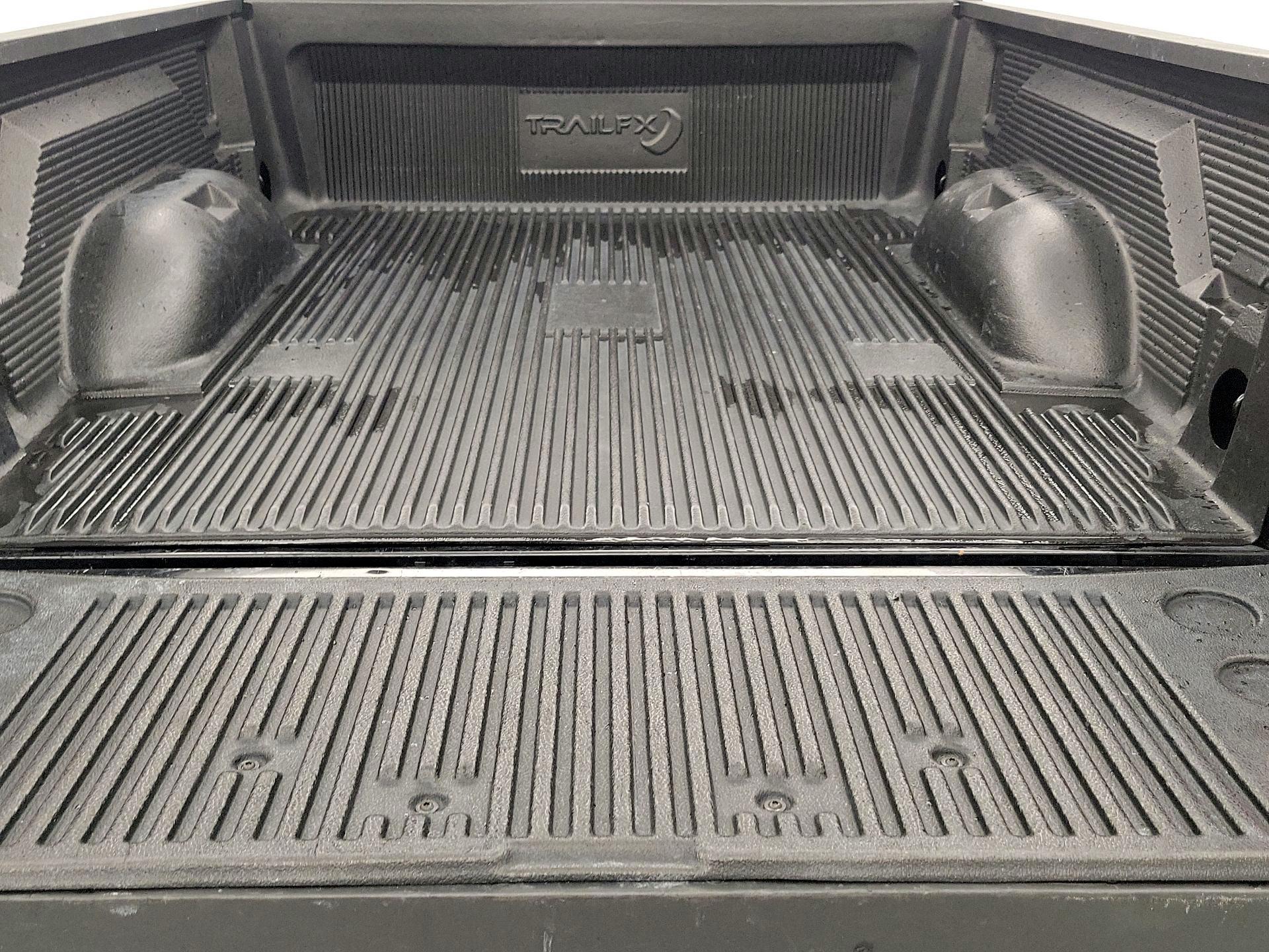 Thumbnail: 2019 RAM 1500 Classic - 20