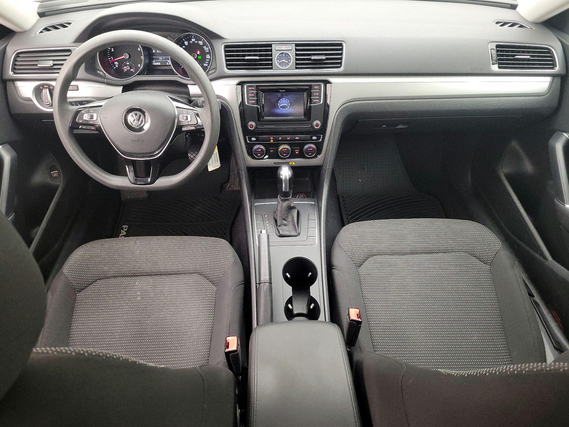 Thumbnail: 2016 Volkswagen Passat - 9