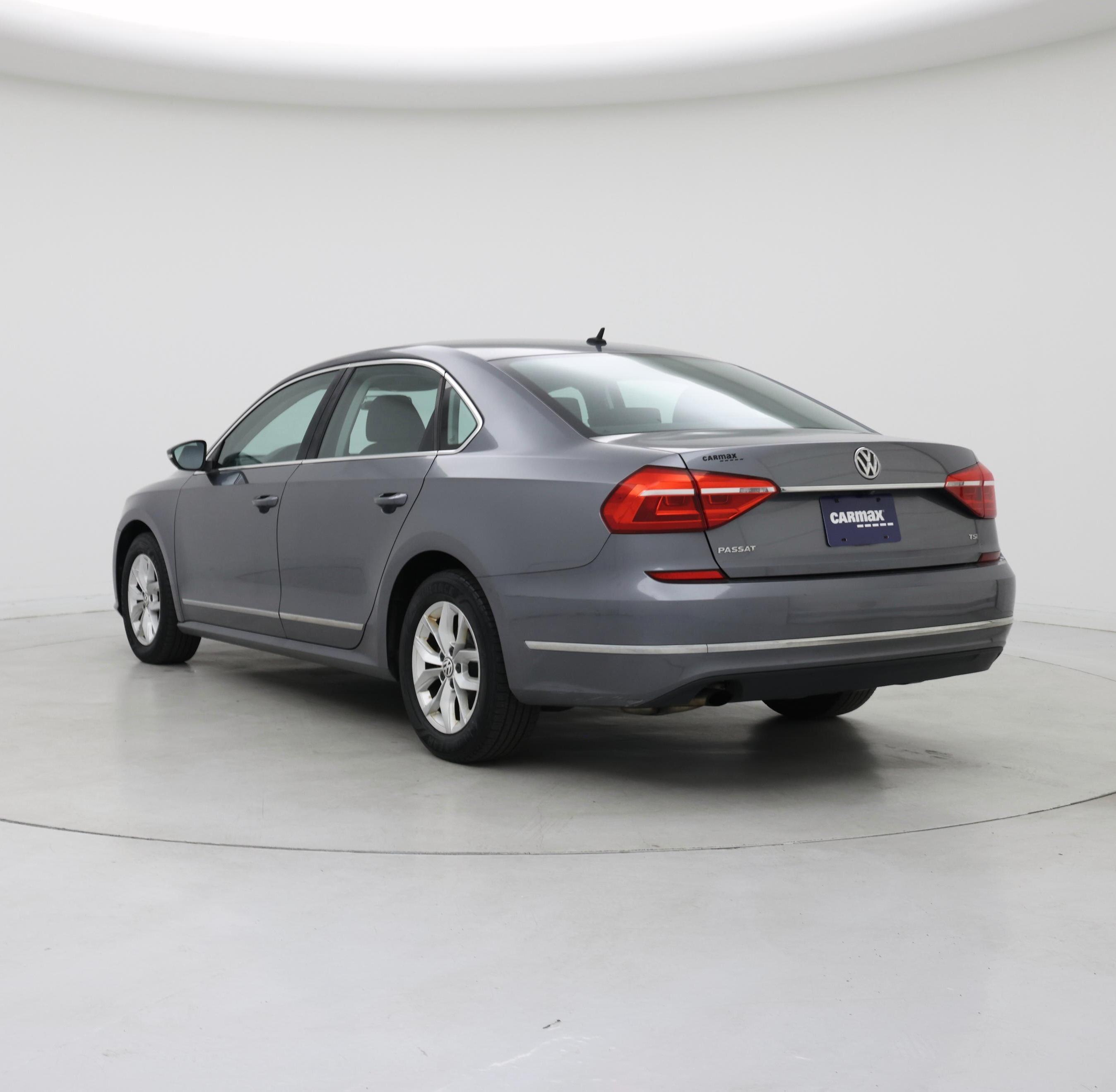 Thumbnail: 2016 Volkswagen Passat - 2