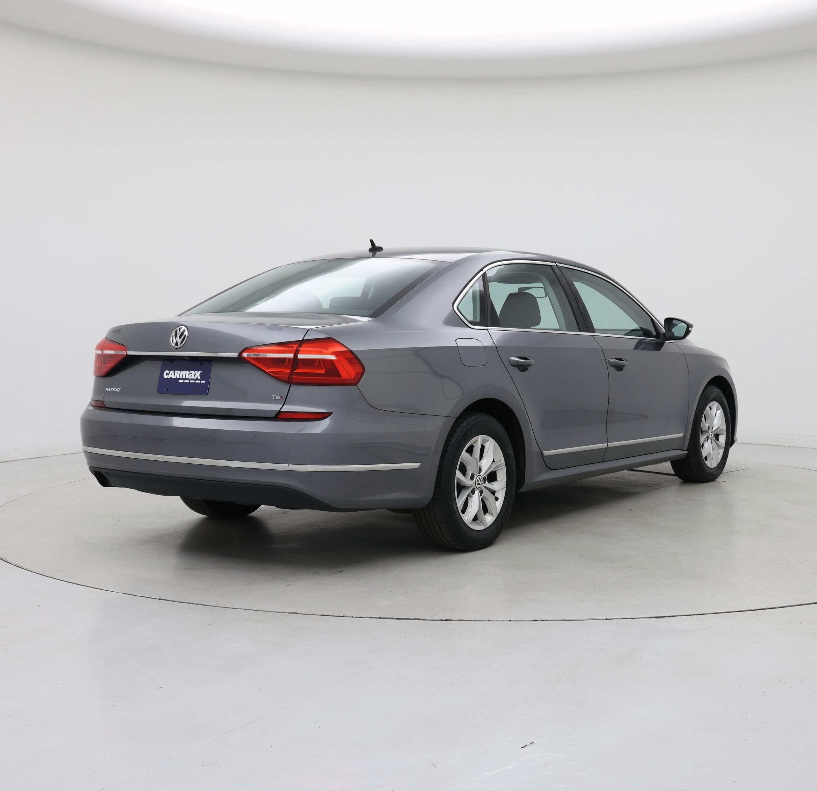 Thumbnail: 2016 Volkswagen Passat - 8