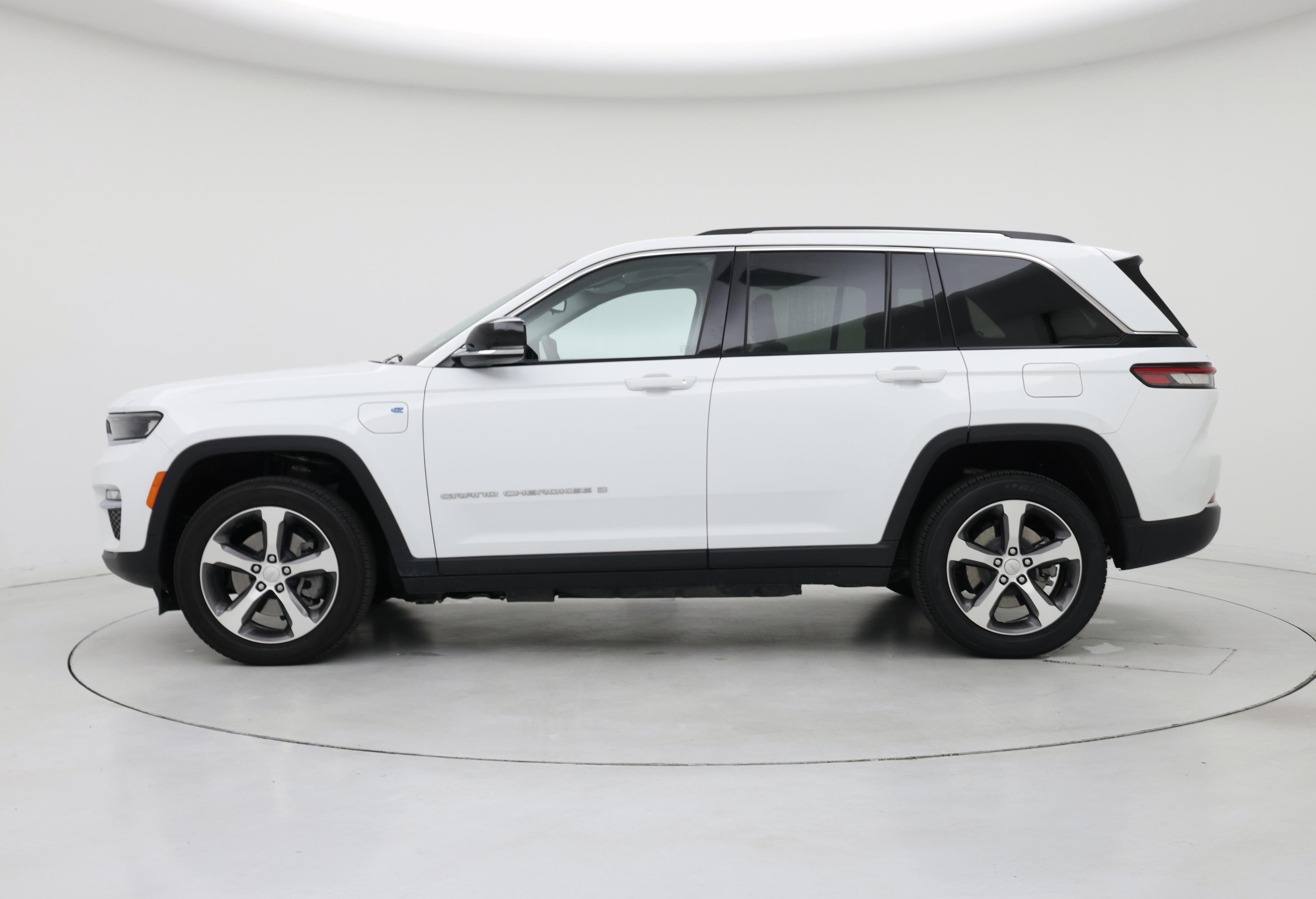 Thumbnail: 2022 Jeep Grand Cherokee - 3