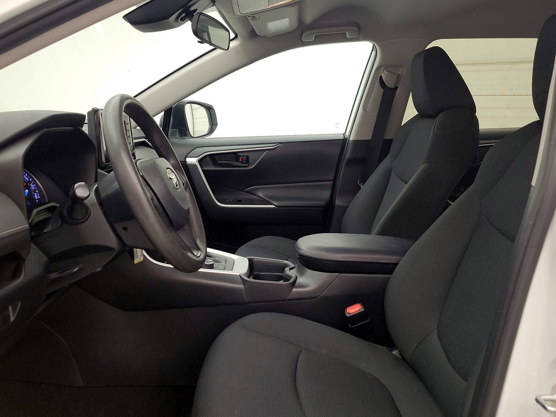 Thumbnail: 2020 Toyota RAV4 - 11