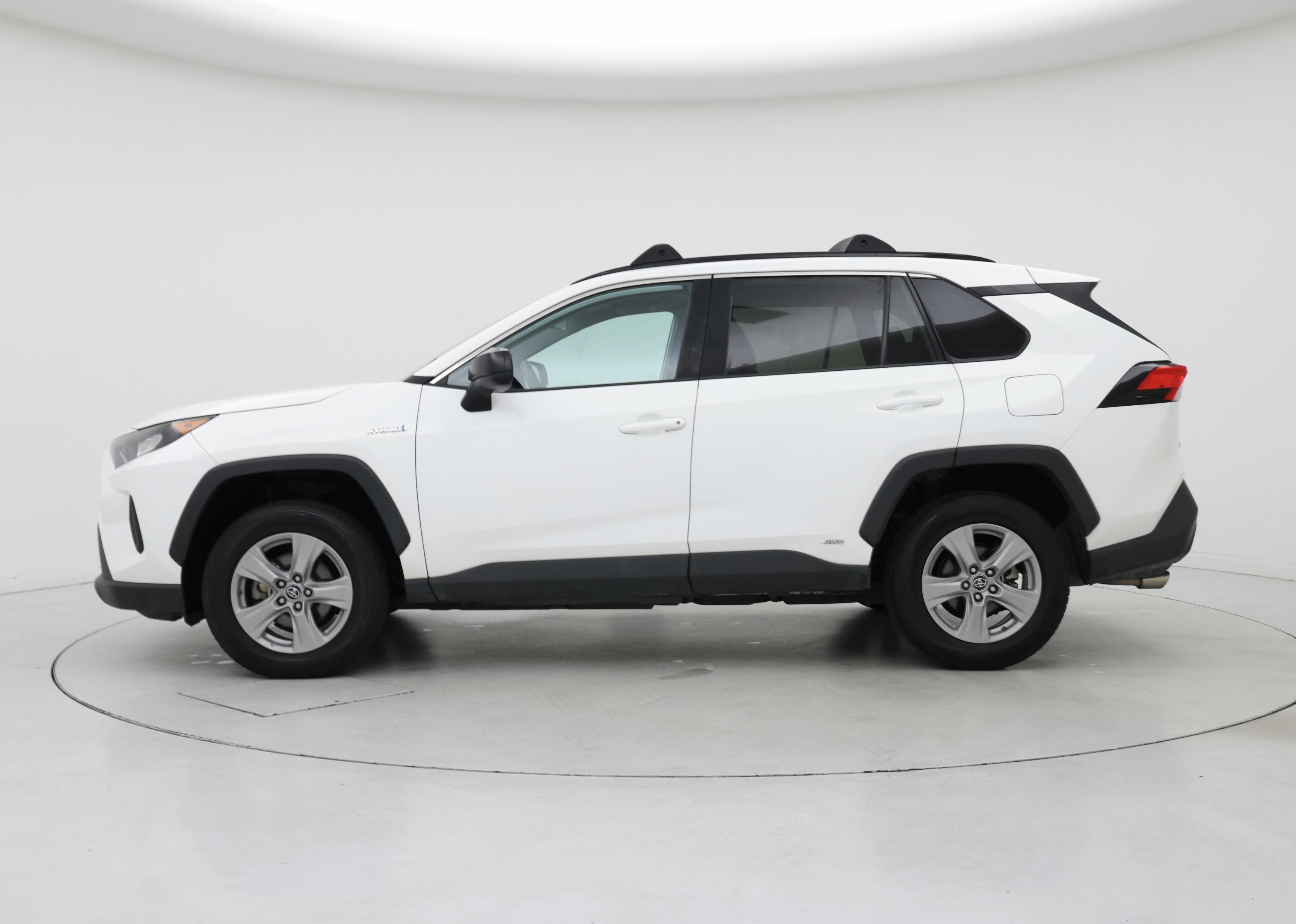 Thumbnail: 2020 Toyota RAV4 - 3