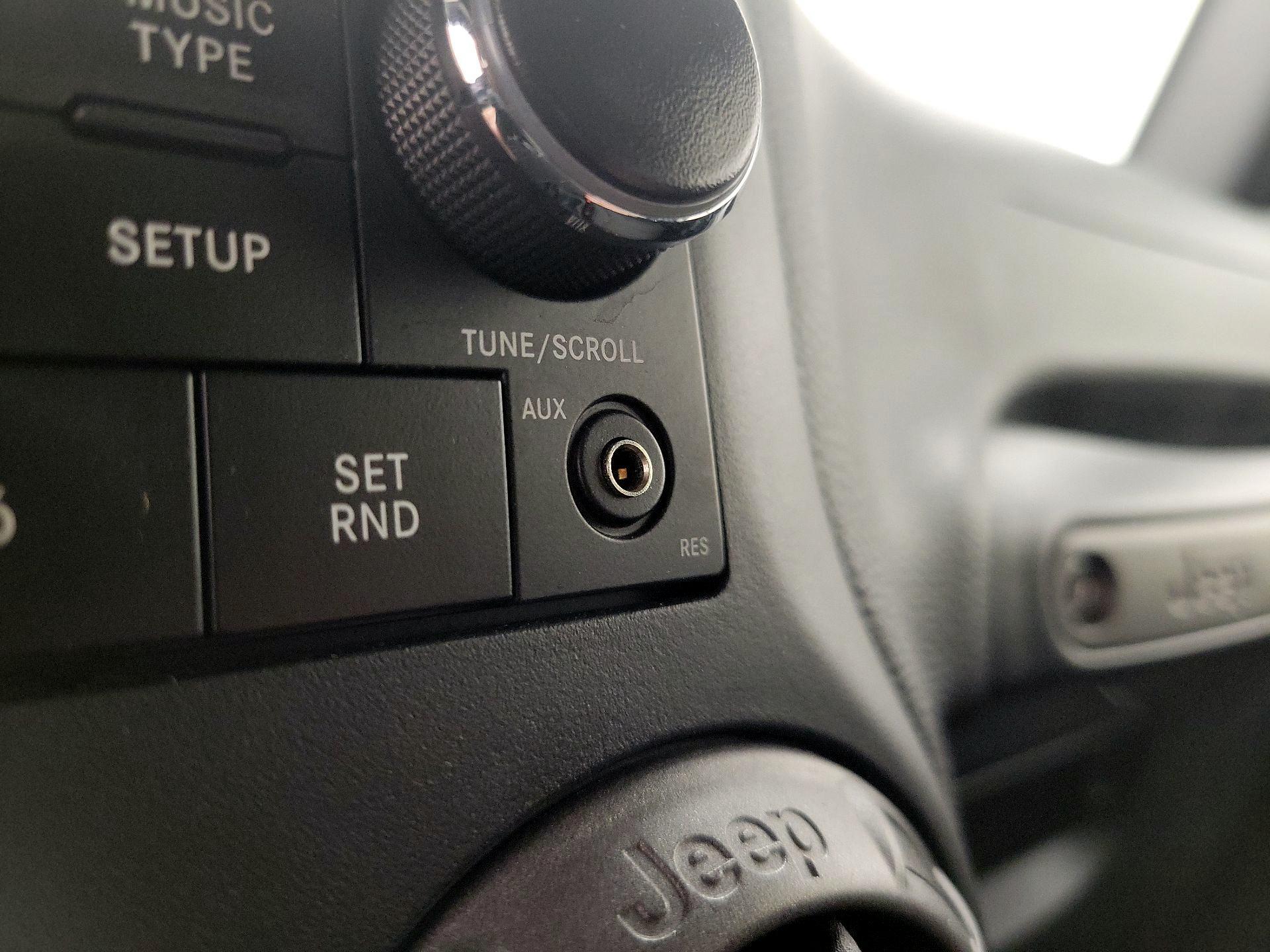 Thumbnail: 2017 Jeep Wrangler - 16