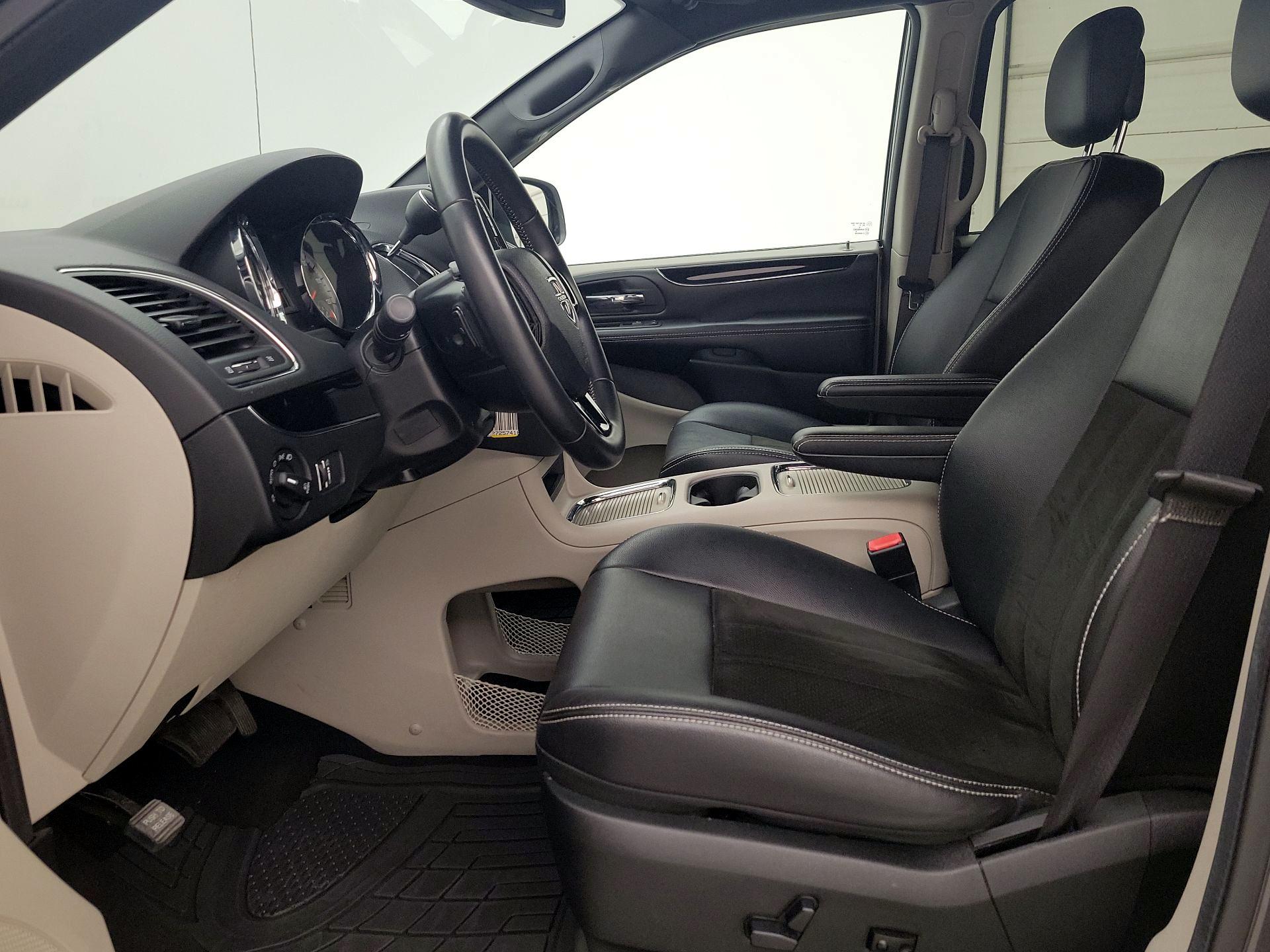 Thumbnail: 2019 Dodge Grand Caravan - 11