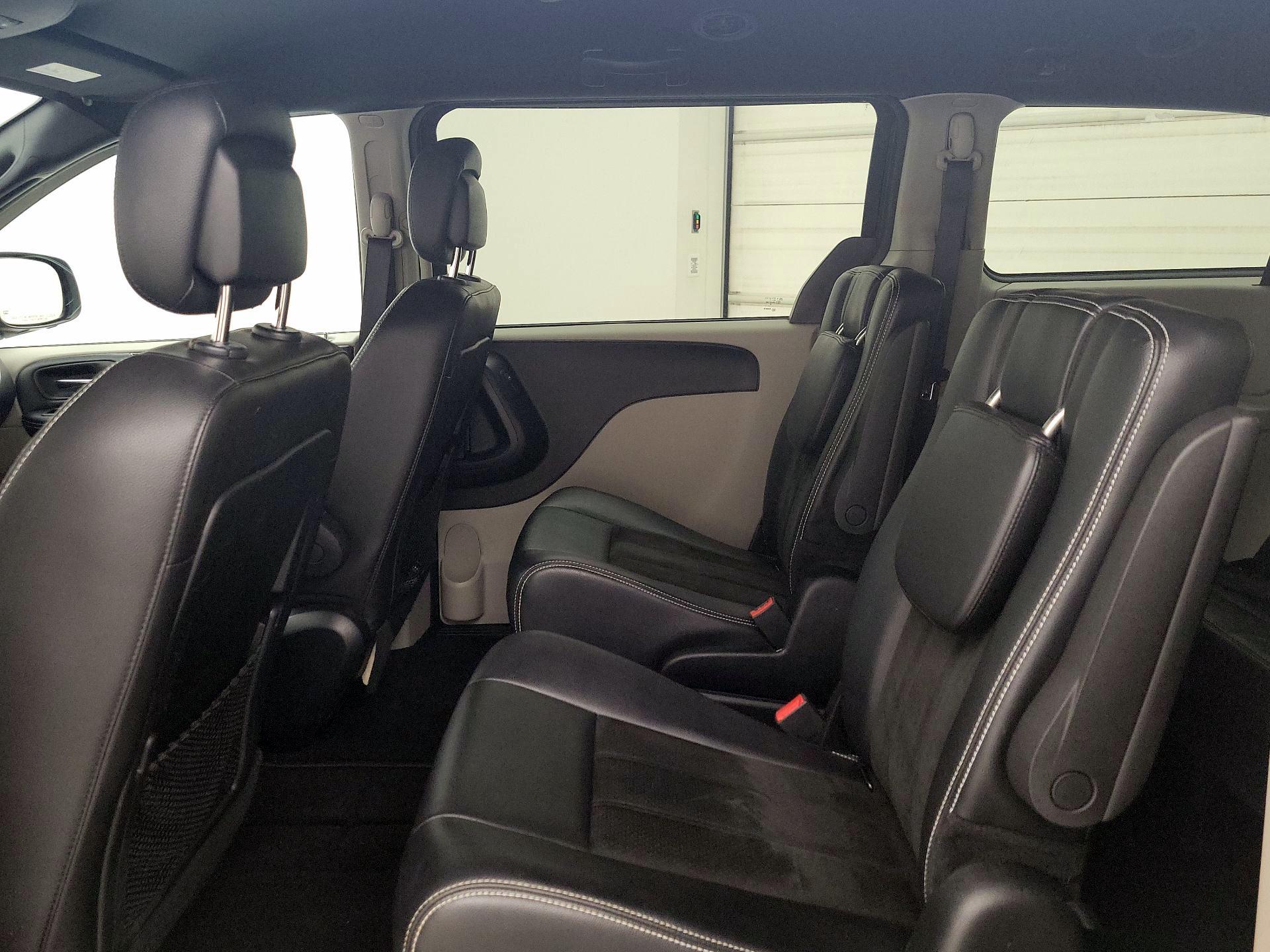 Thumbnail: 2019 Dodge Grand Caravan - 19