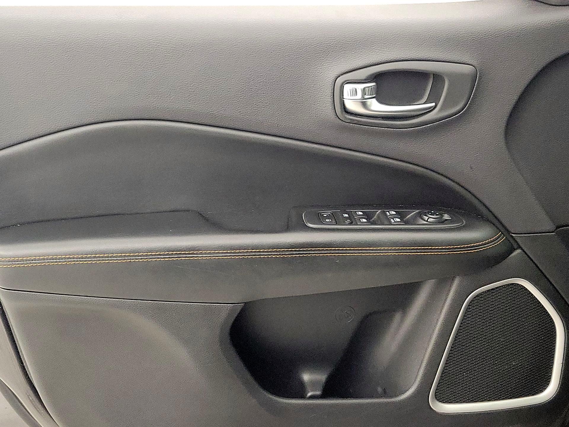 Thumbnail: 2018 Jeep Compass - 12