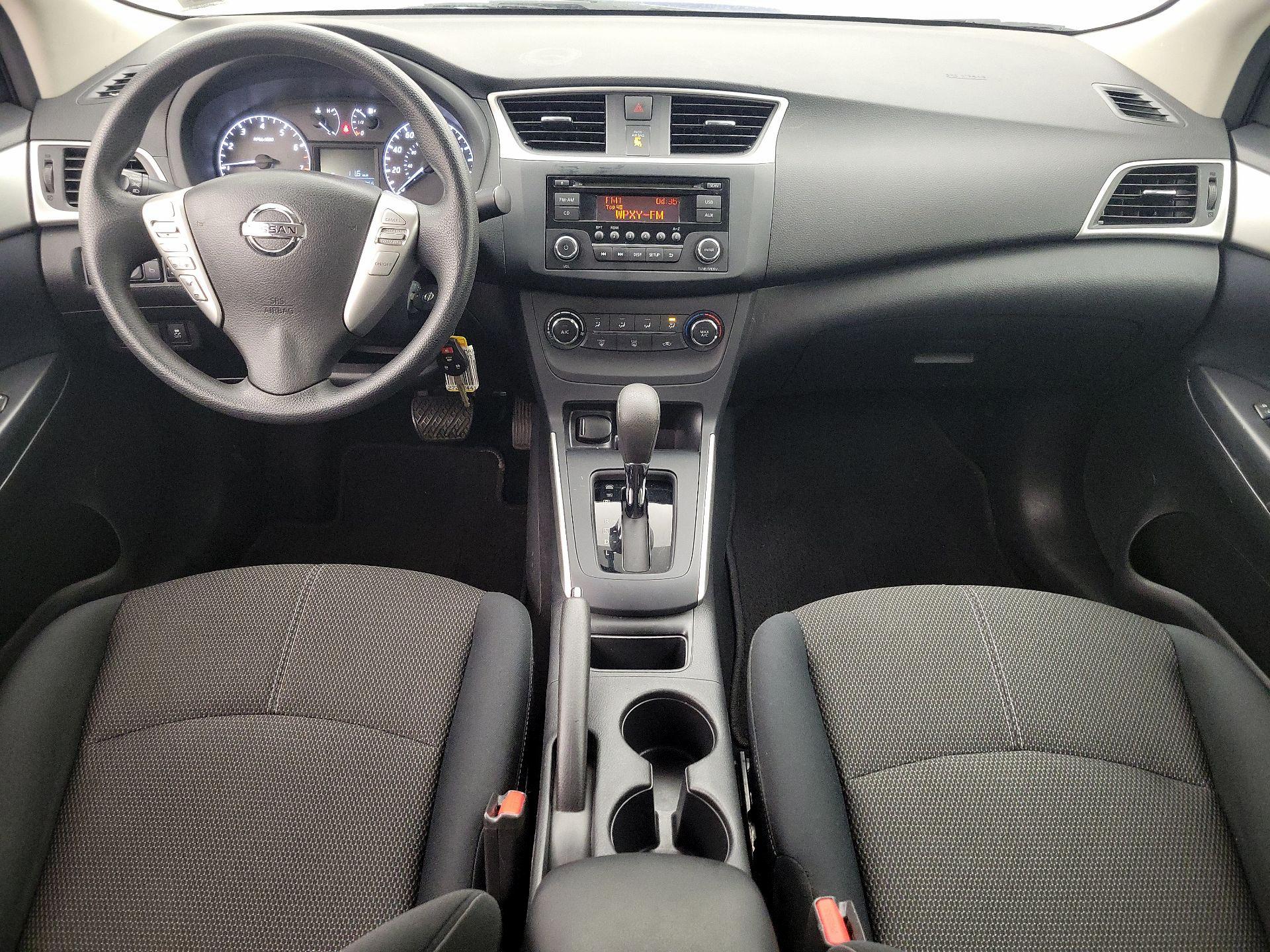 Thumbnail: 2016 Nissan Sentra - 9