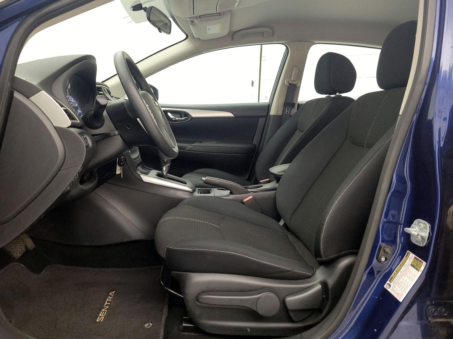 Thumbnail: 2016 Nissan Sentra - 11