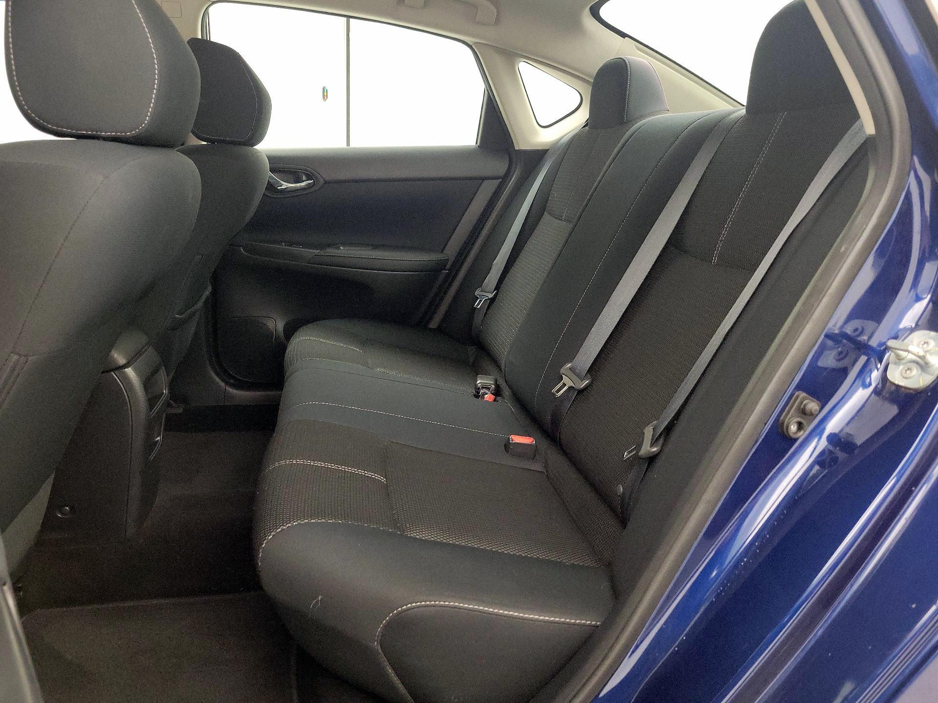 Thumbnail: 2016 Nissan Sentra - 18