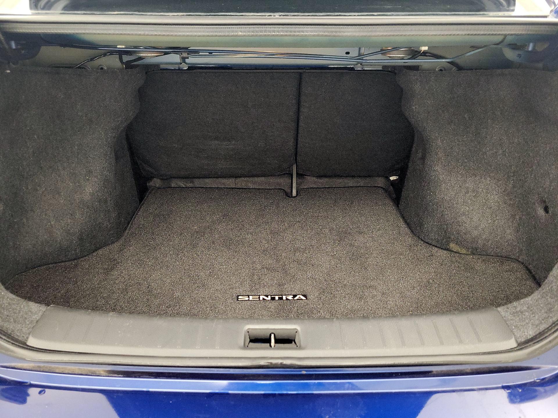 Thumbnail: 2016 Nissan Sentra - 19