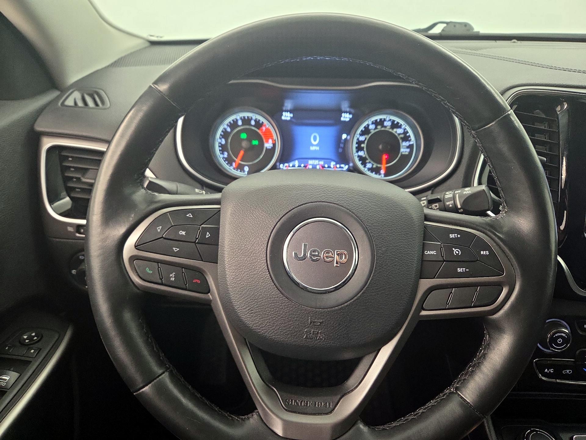 Thumbnail: 2020 Jeep Cherokee - 10