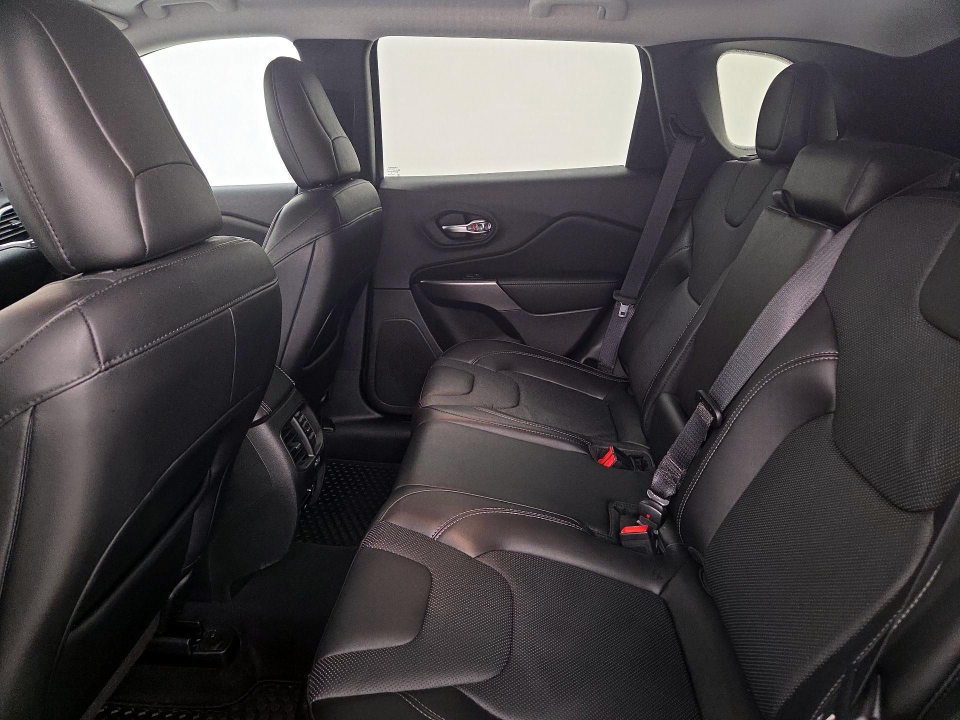 Thumbnail: 2020 Jeep Cherokee - 19