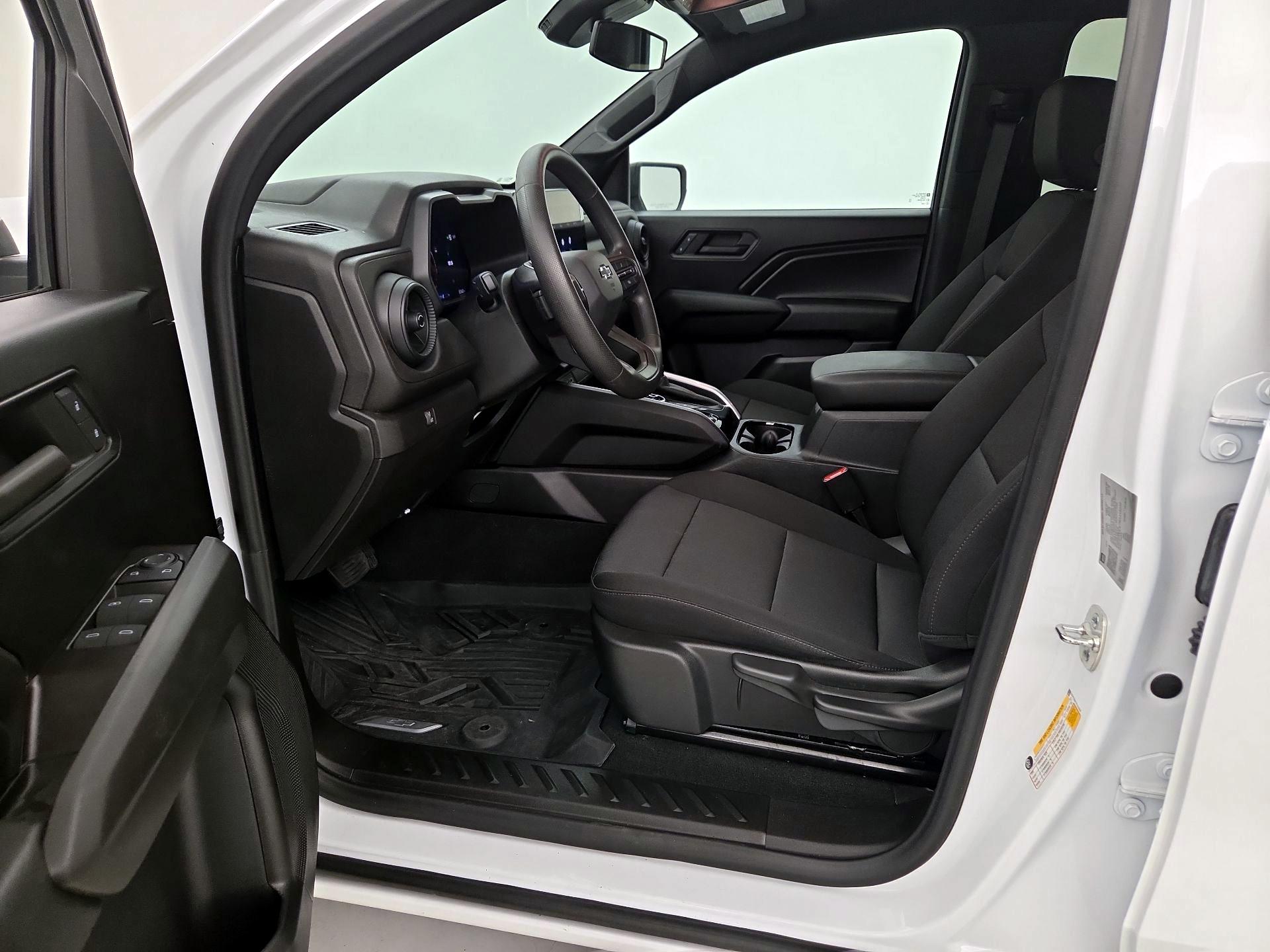 Thumbnail: 2024 Chevrolet Colorado - 11