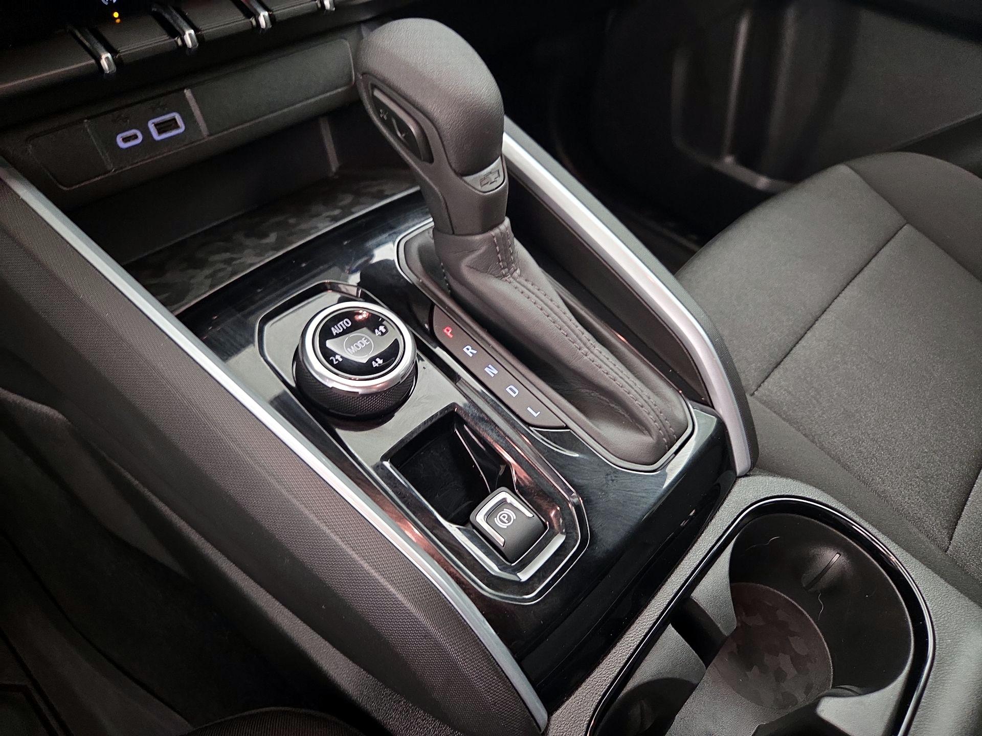 Thumbnail: 2024 Chevrolet Colorado - 17