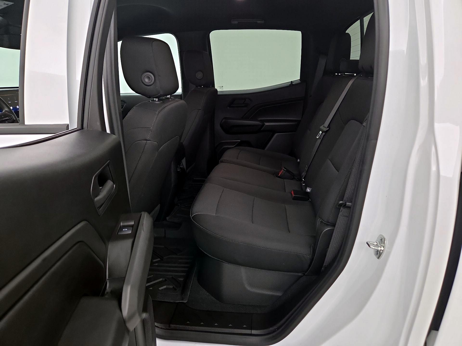 Thumbnail: 2024 Chevrolet Colorado - 19