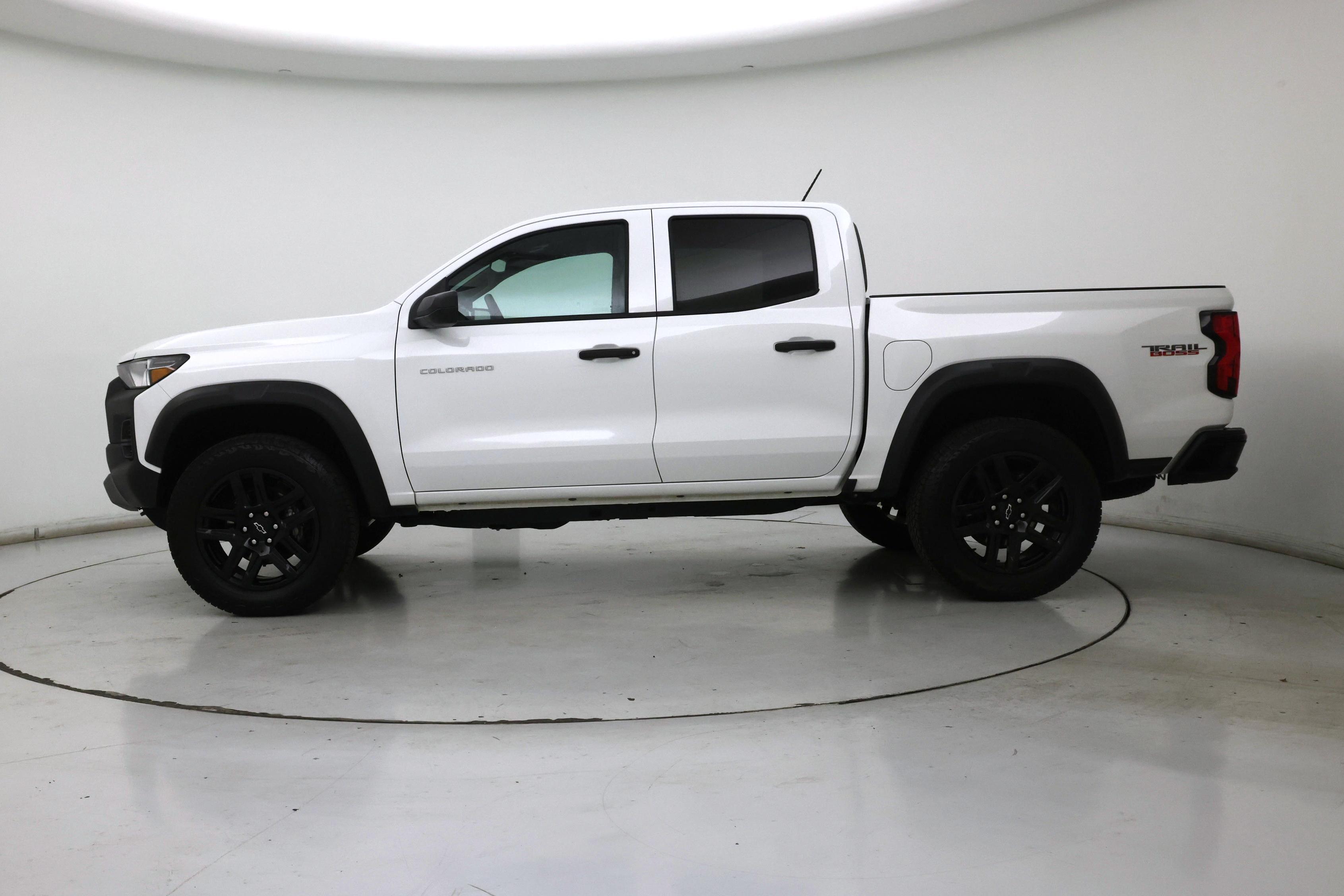 Thumbnail: 2024 Chevrolet Colorado - 3