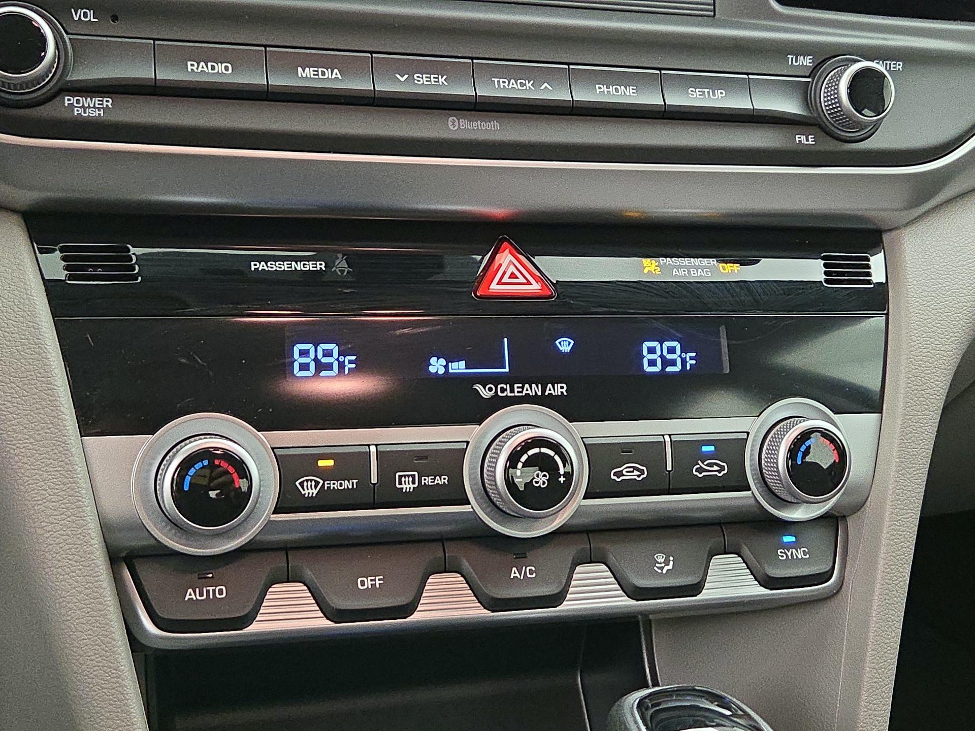Thumbnail: 2020 Hyundai Elantra - 16