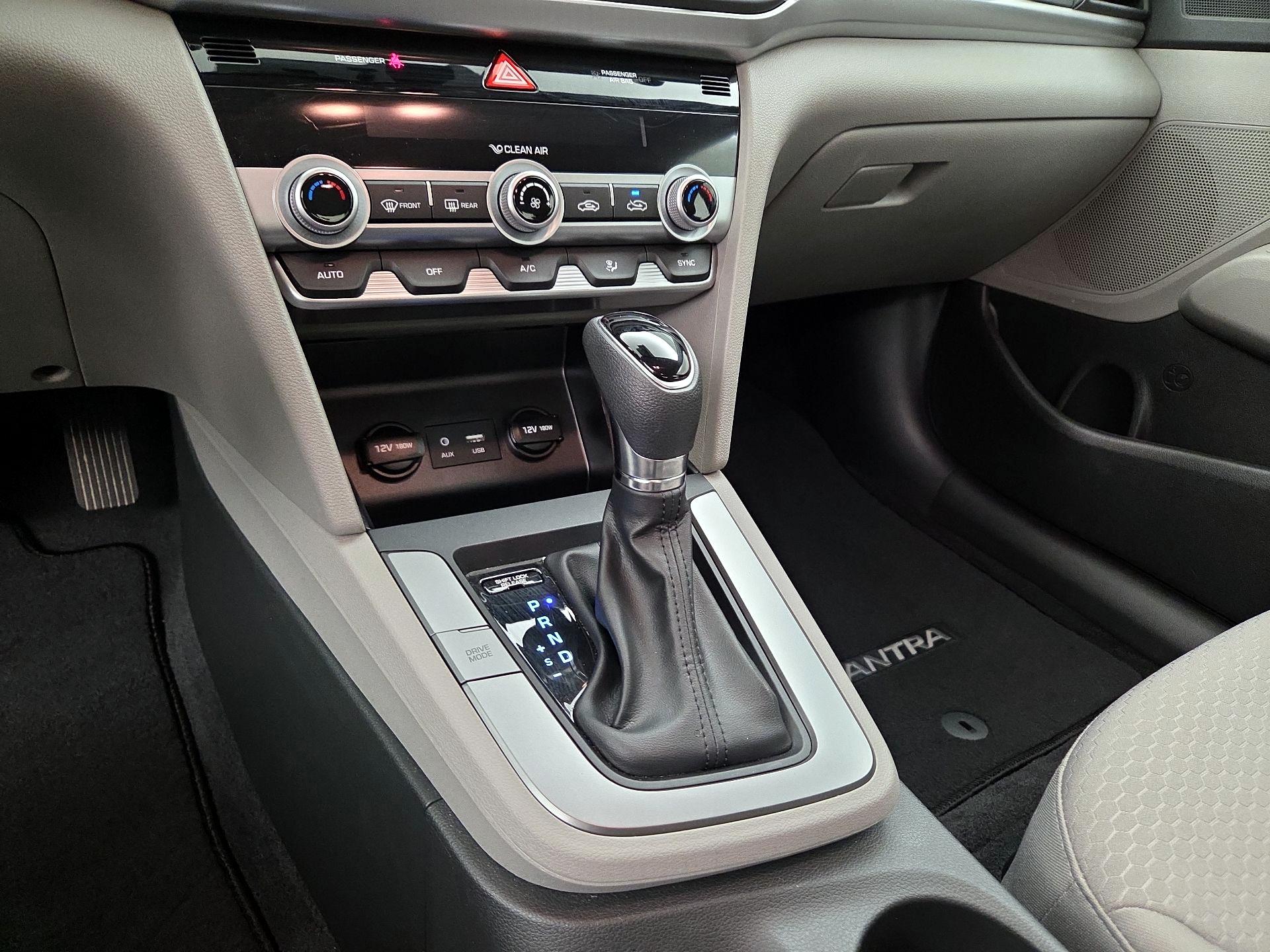 Thumbnail: 2020 Hyundai Elantra - 17