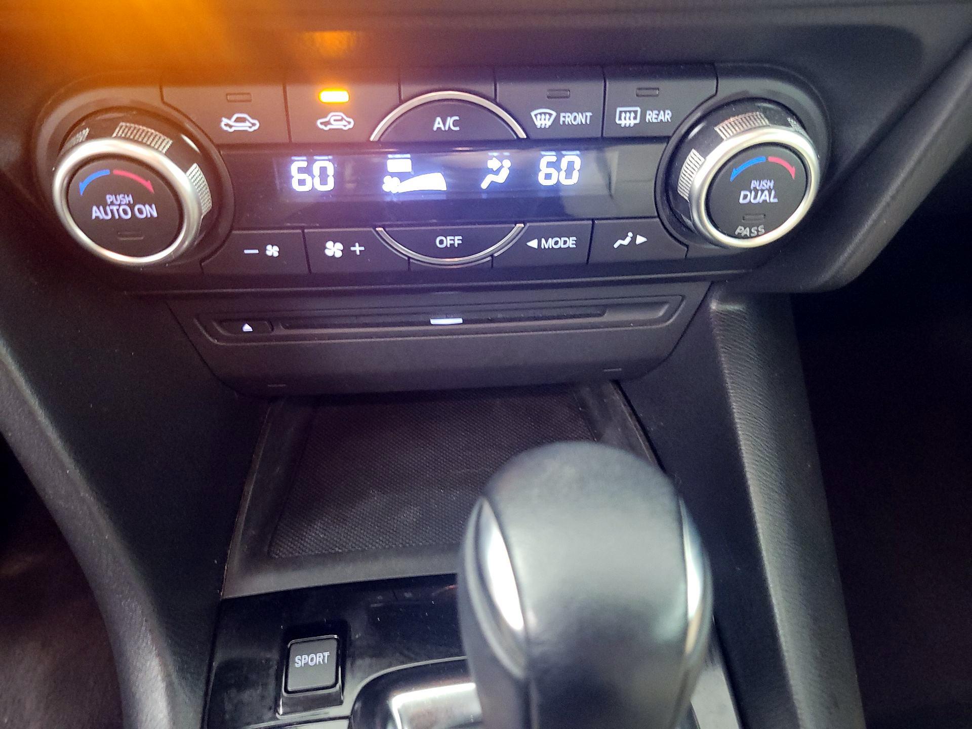 Thumbnail: 2015 Mazda Mazda3 - 17