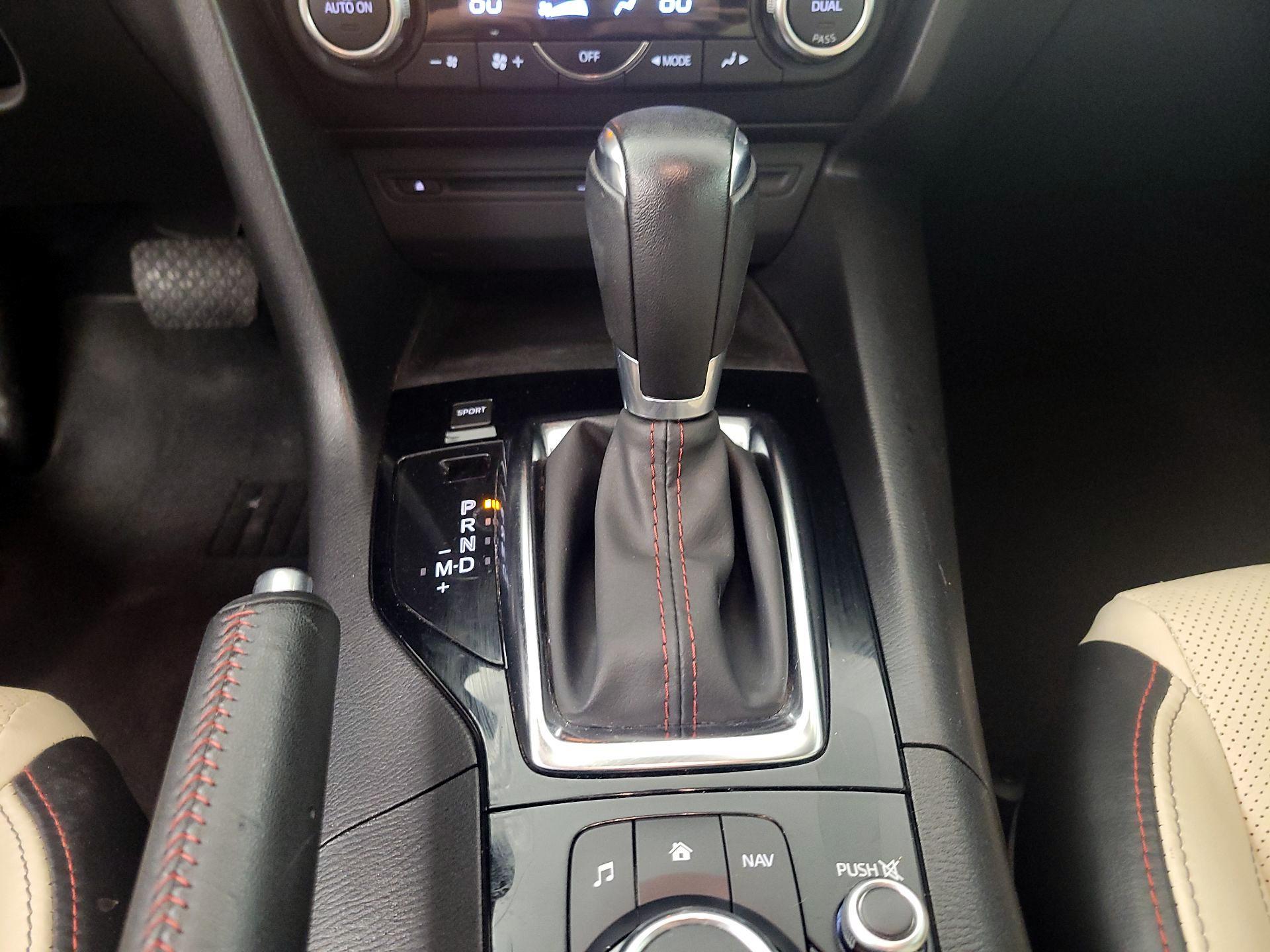 Thumbnail: 2015 Mazda Mazda3 - 18