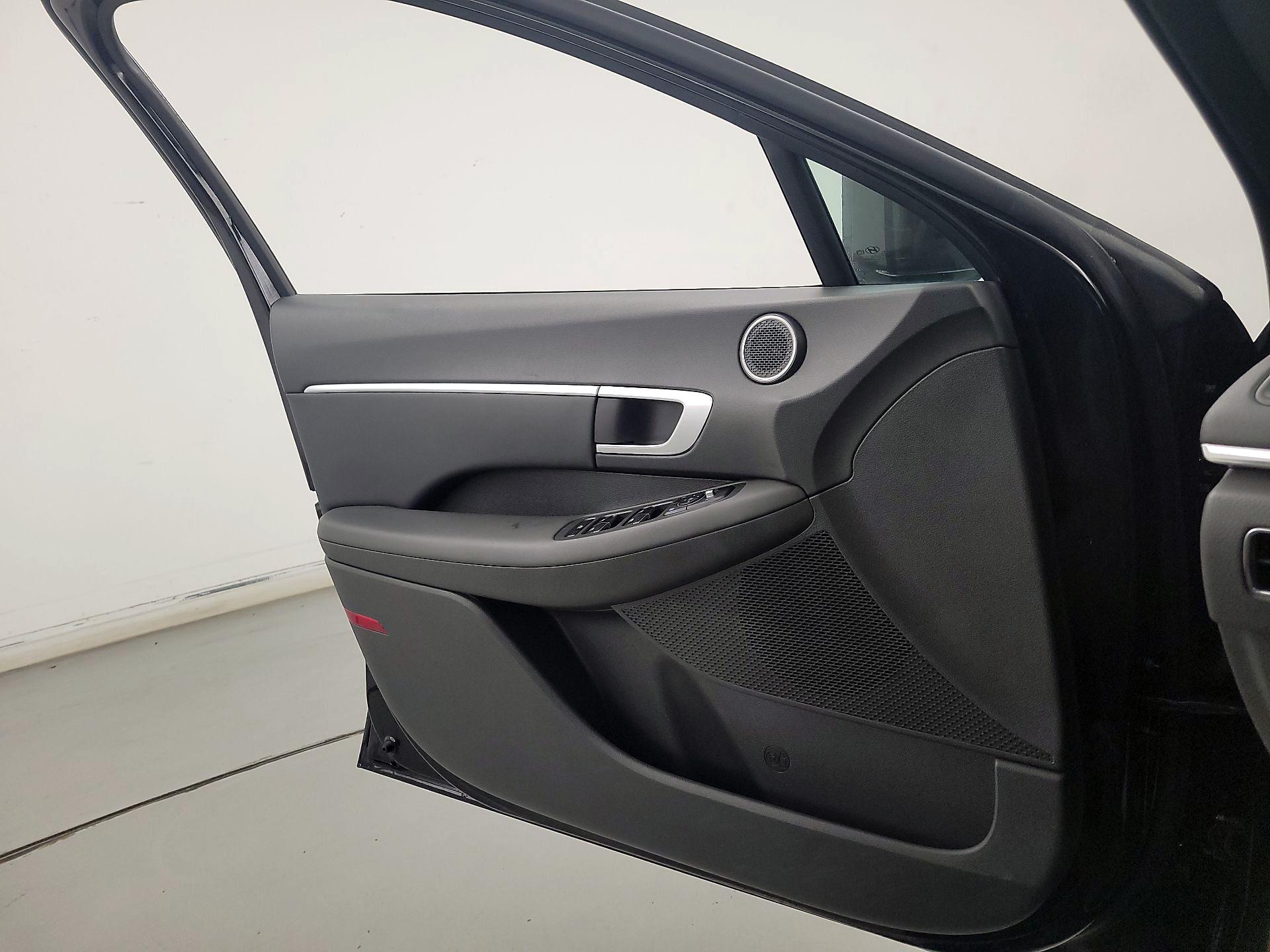 Thumbnail: 2020 Hyundai Sonata - 12