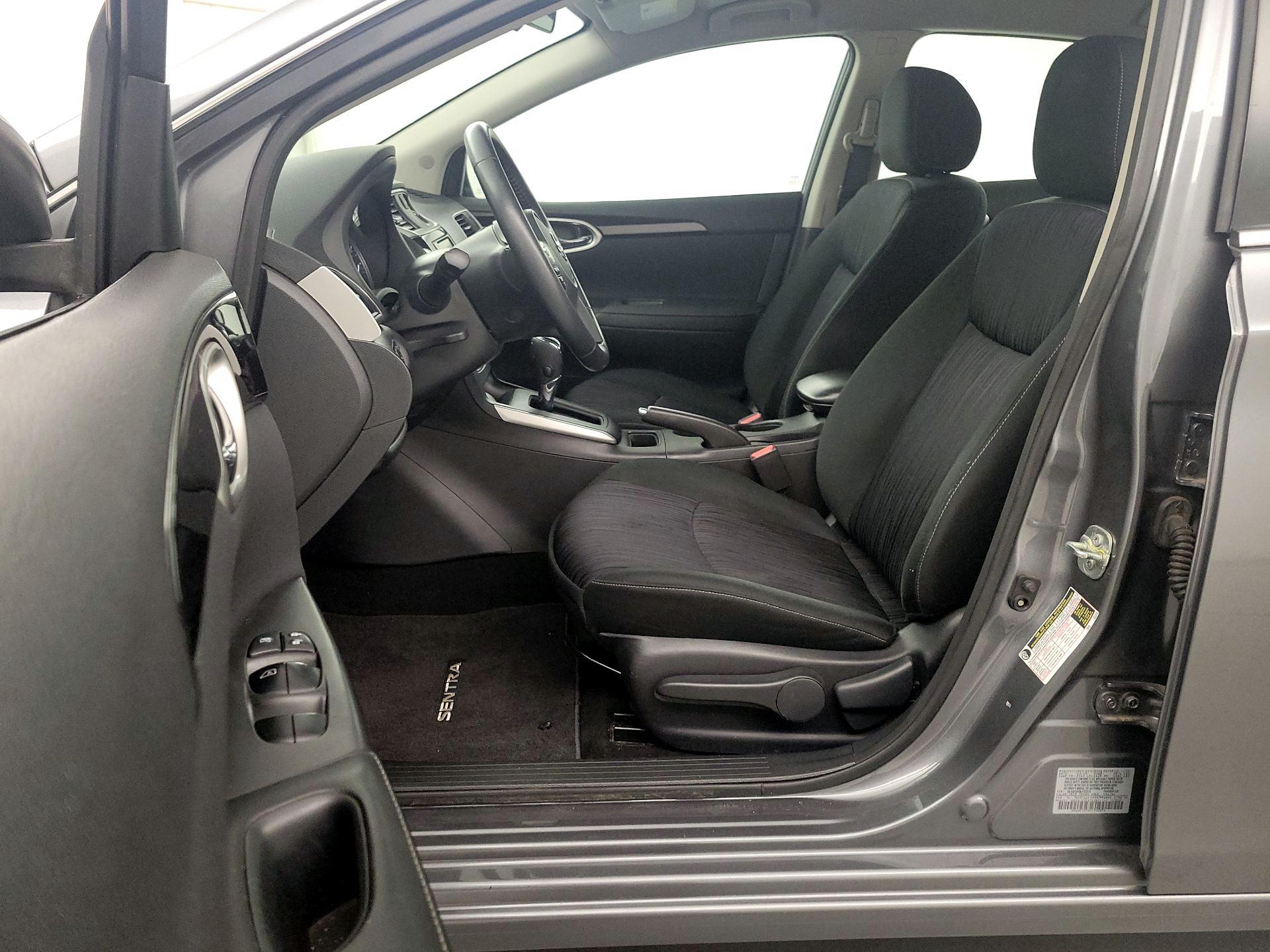 Thumbnail: 2019 Nissan Sentra - 11