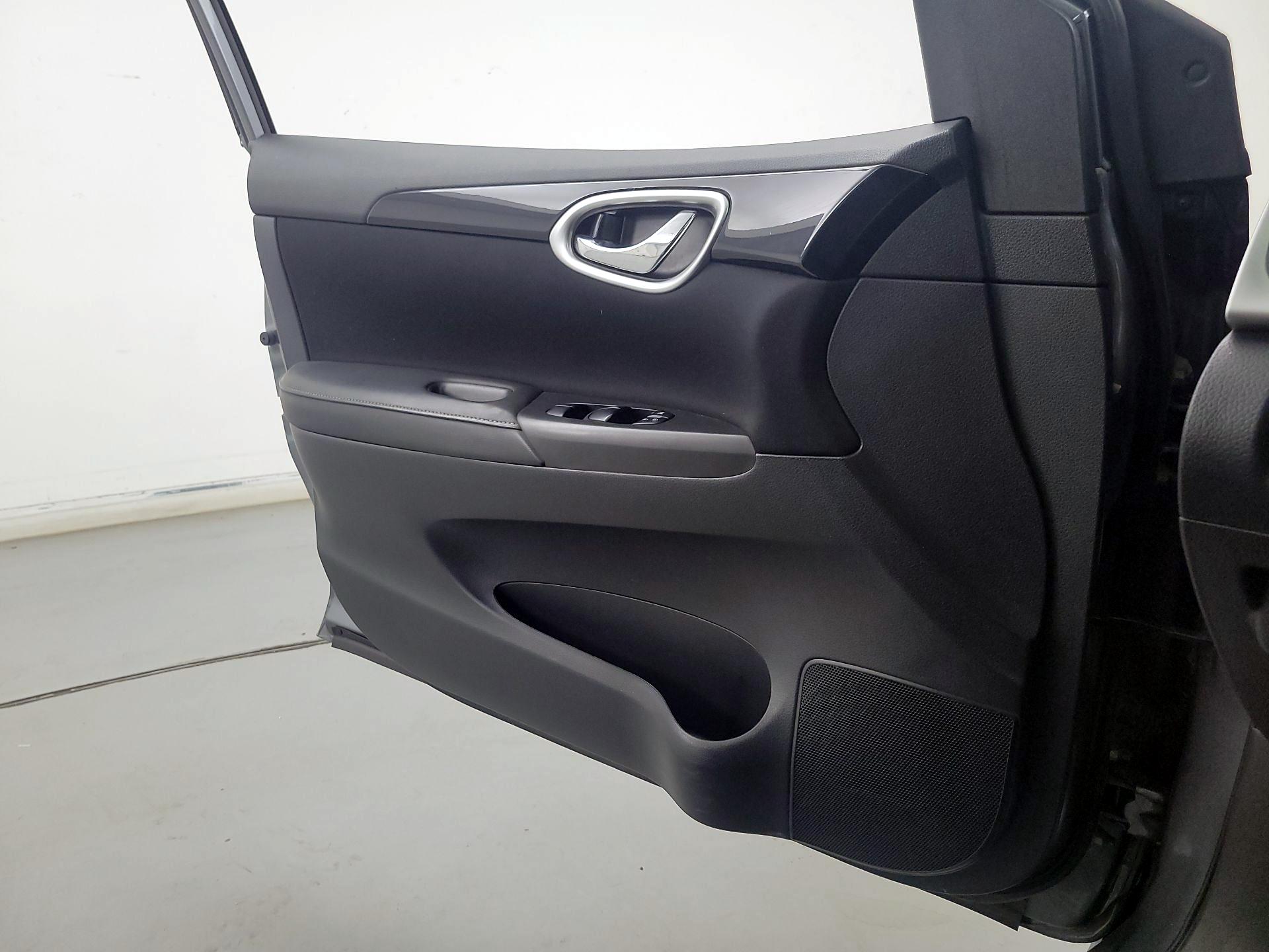 Thumbnail: 2019 Nissan Sentra - 12