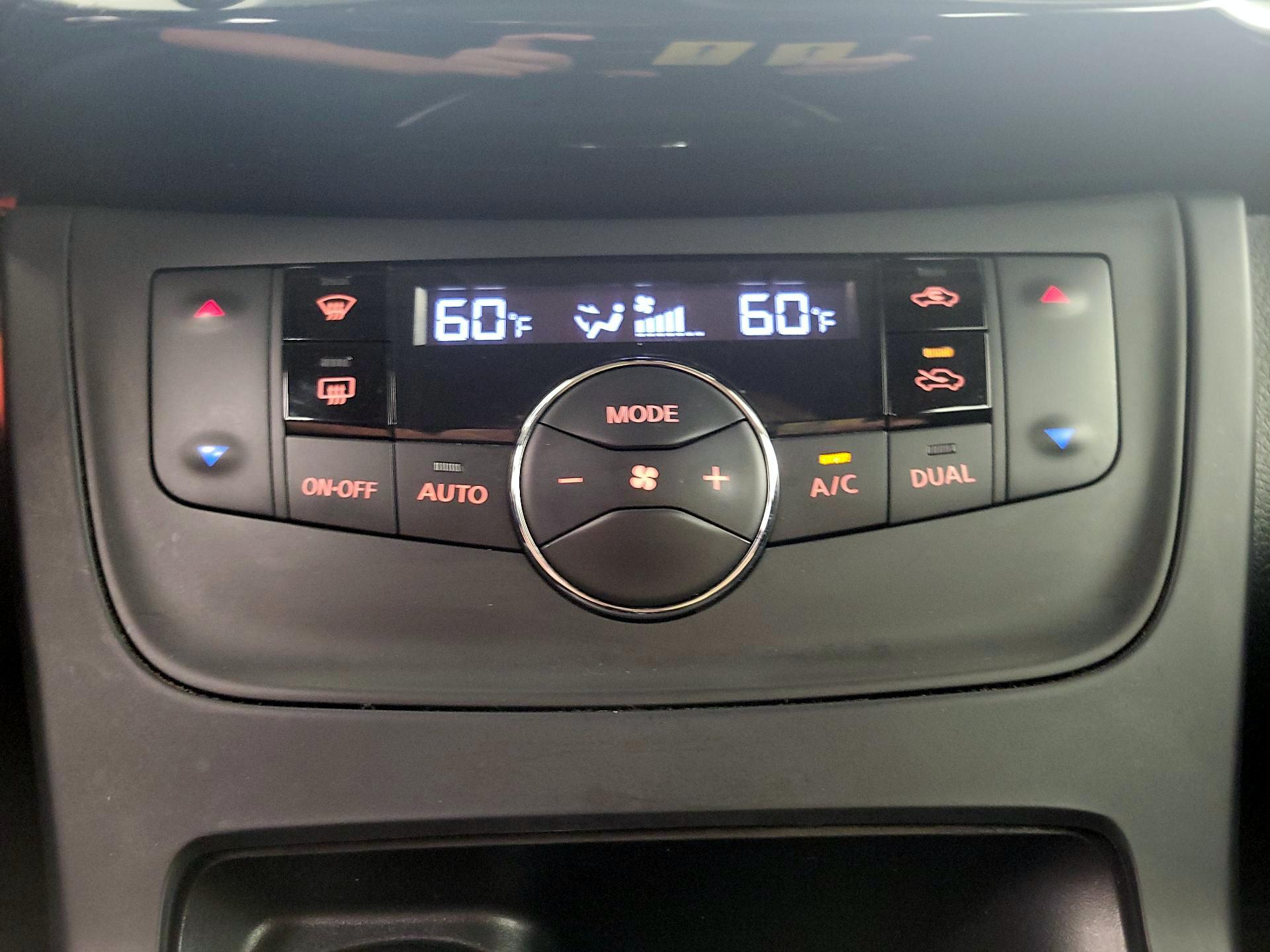 Thumbnail: 2019 Nissan Sentra - 16