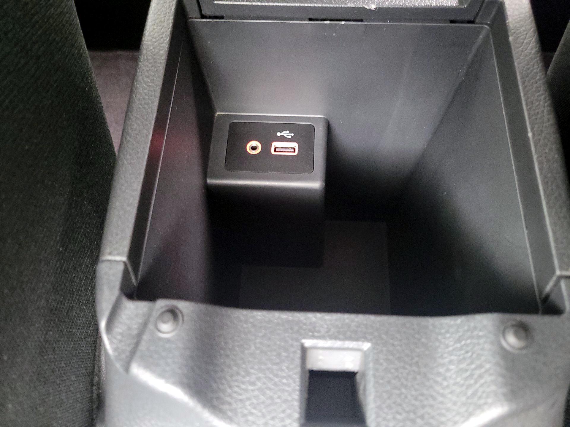 Thumbnail: 2019 Nissan Sentra - 18